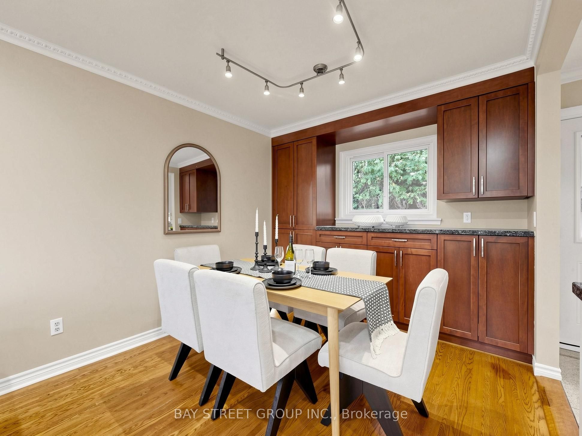1 Lesgay Crescent Property Photo 10