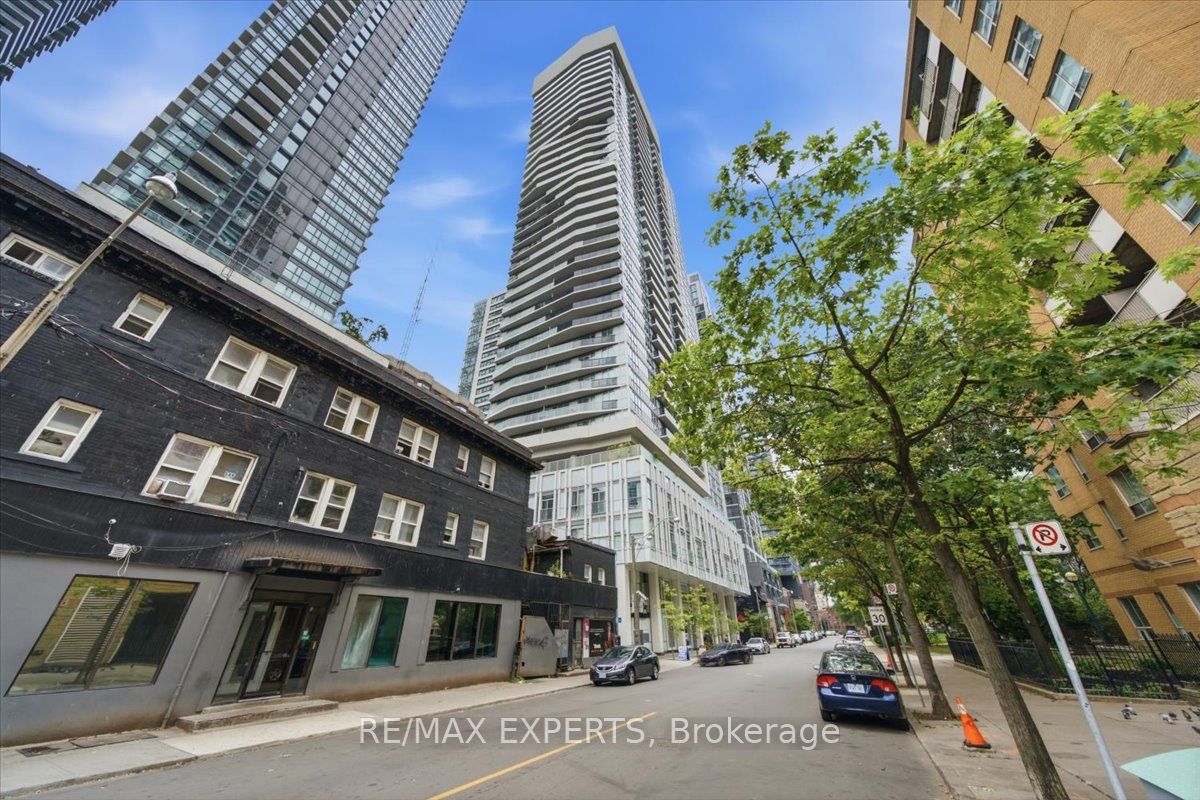 77 Mutual Street 401 Property Photo 3