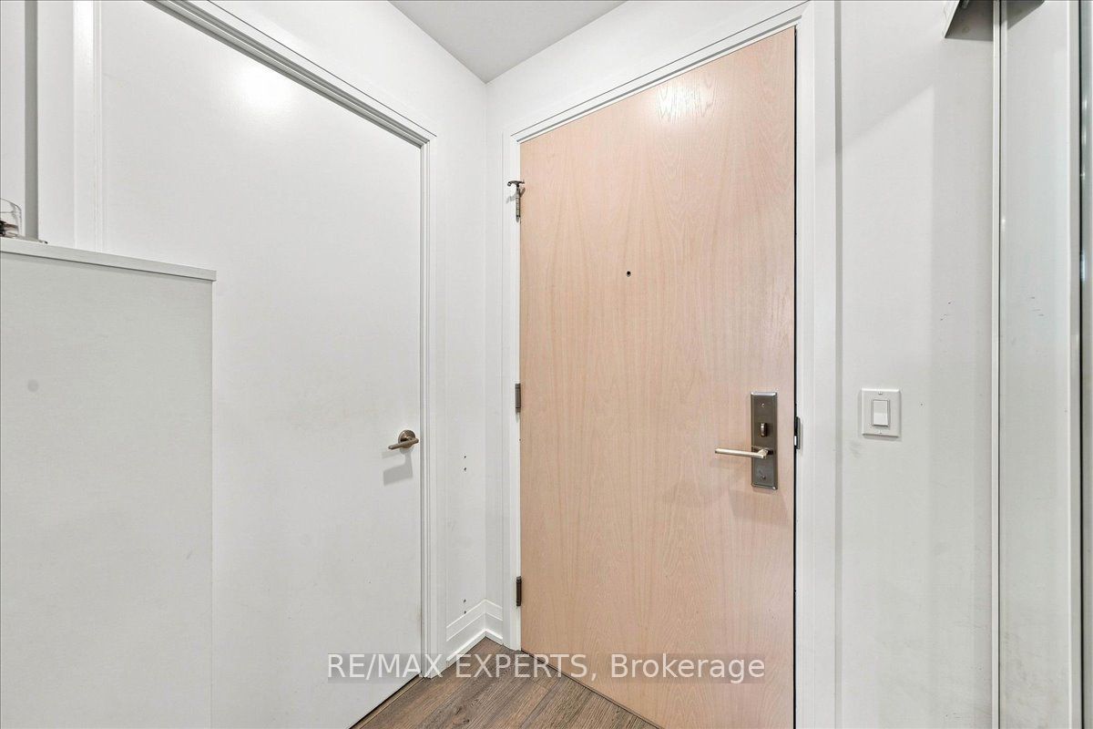 77 Mutual Street 401 Property Photo 8