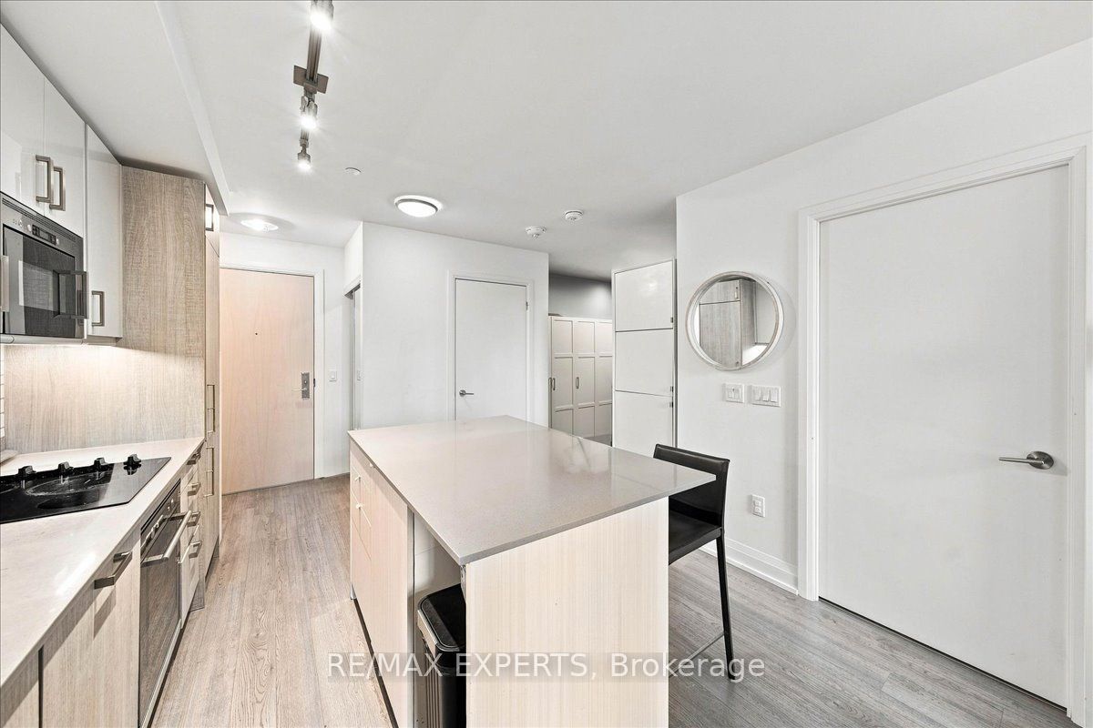 77 Mutual Street 401 Property Photo 11