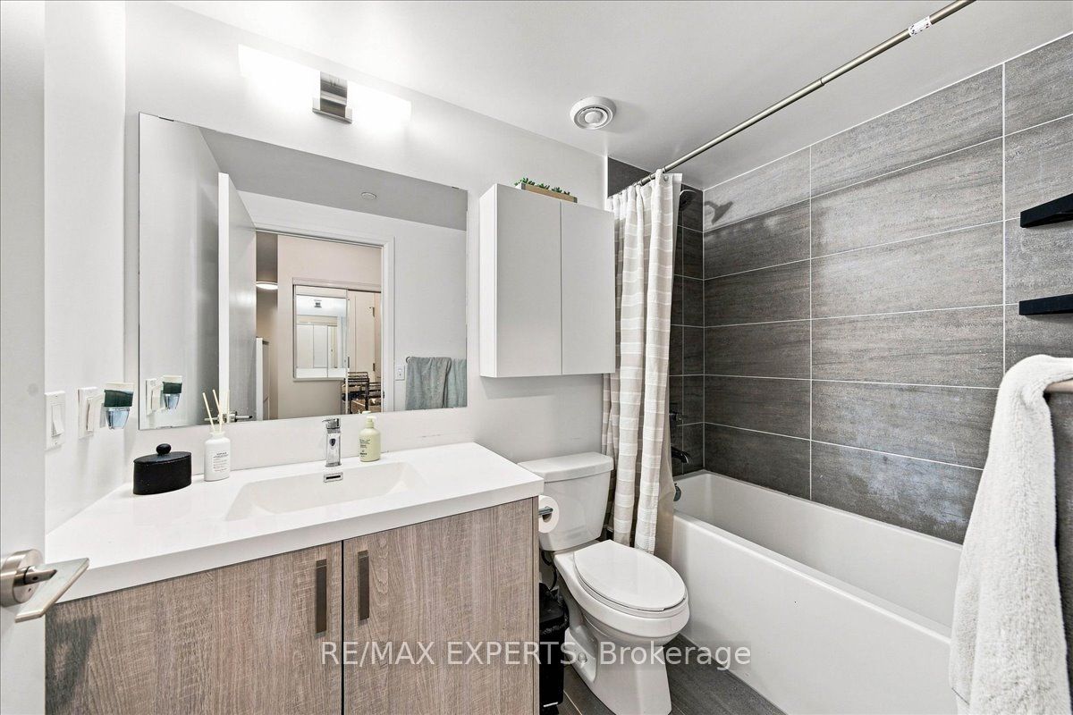 77 Mutual Street 401 Property Photo 18