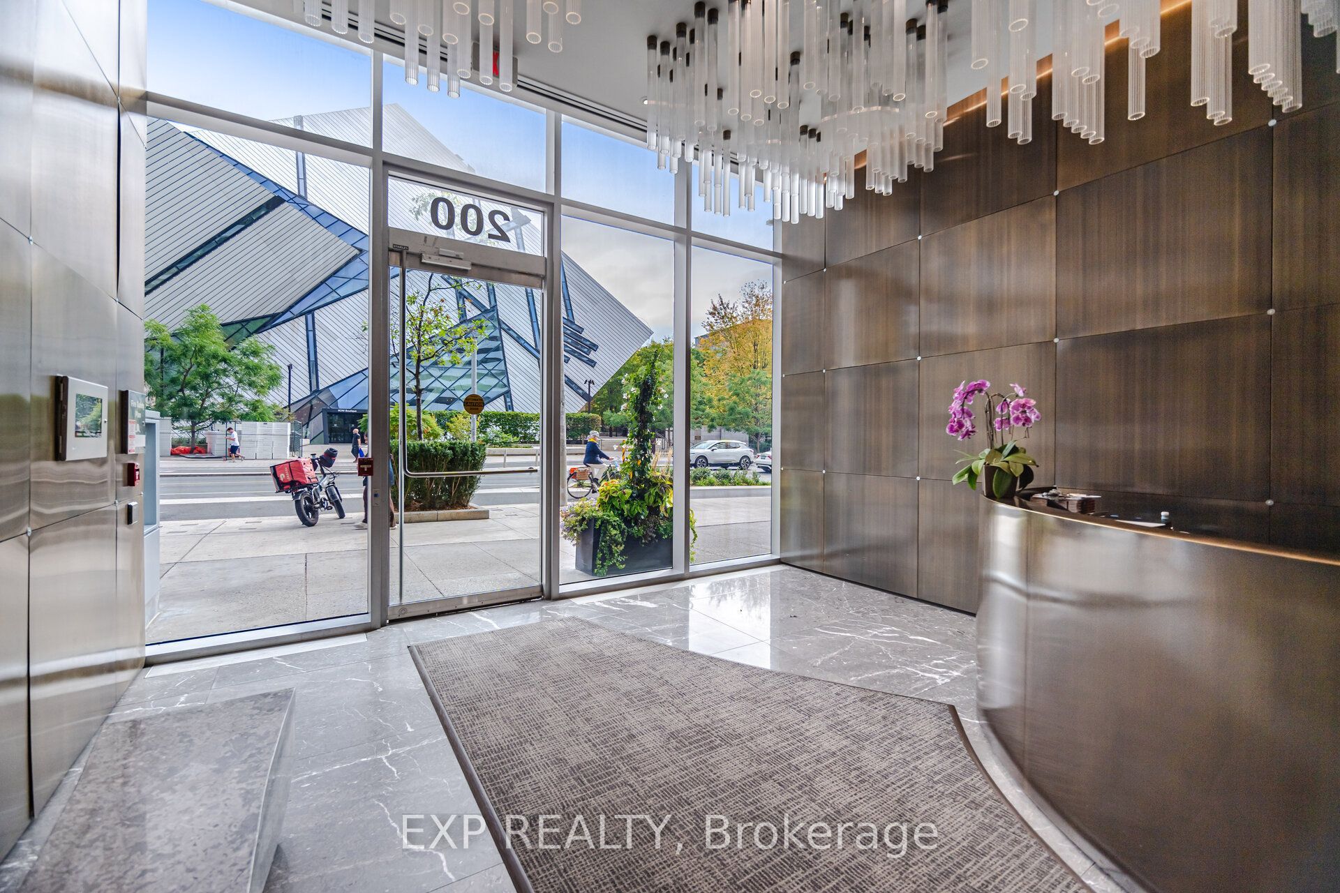 200 Bloor Street W 1203 Property Photo 2