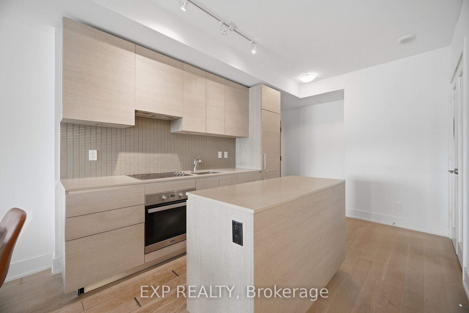 200 Bloor Street W 1203 Property Photo 7