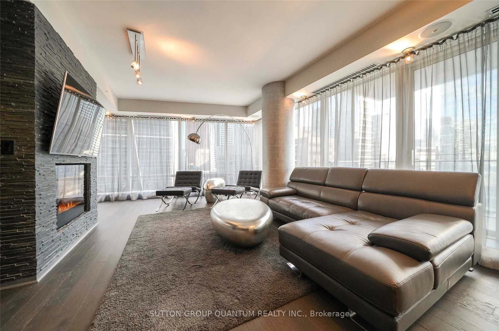 180 University Avenue 2109 Property Photo 4