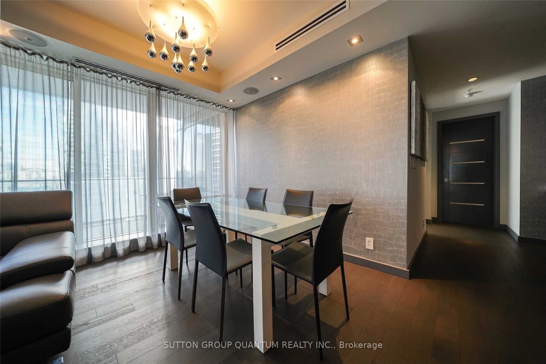 180 University Avenue 2109 Property Photo 7