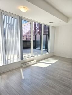 400 King Street W 812 Property Photo 2