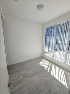 400 King Street W 812 Property Photo 3
