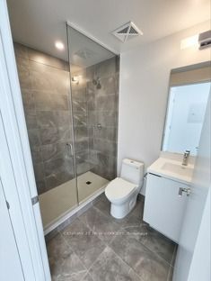 400 King Street W 812 Property Photo 6
