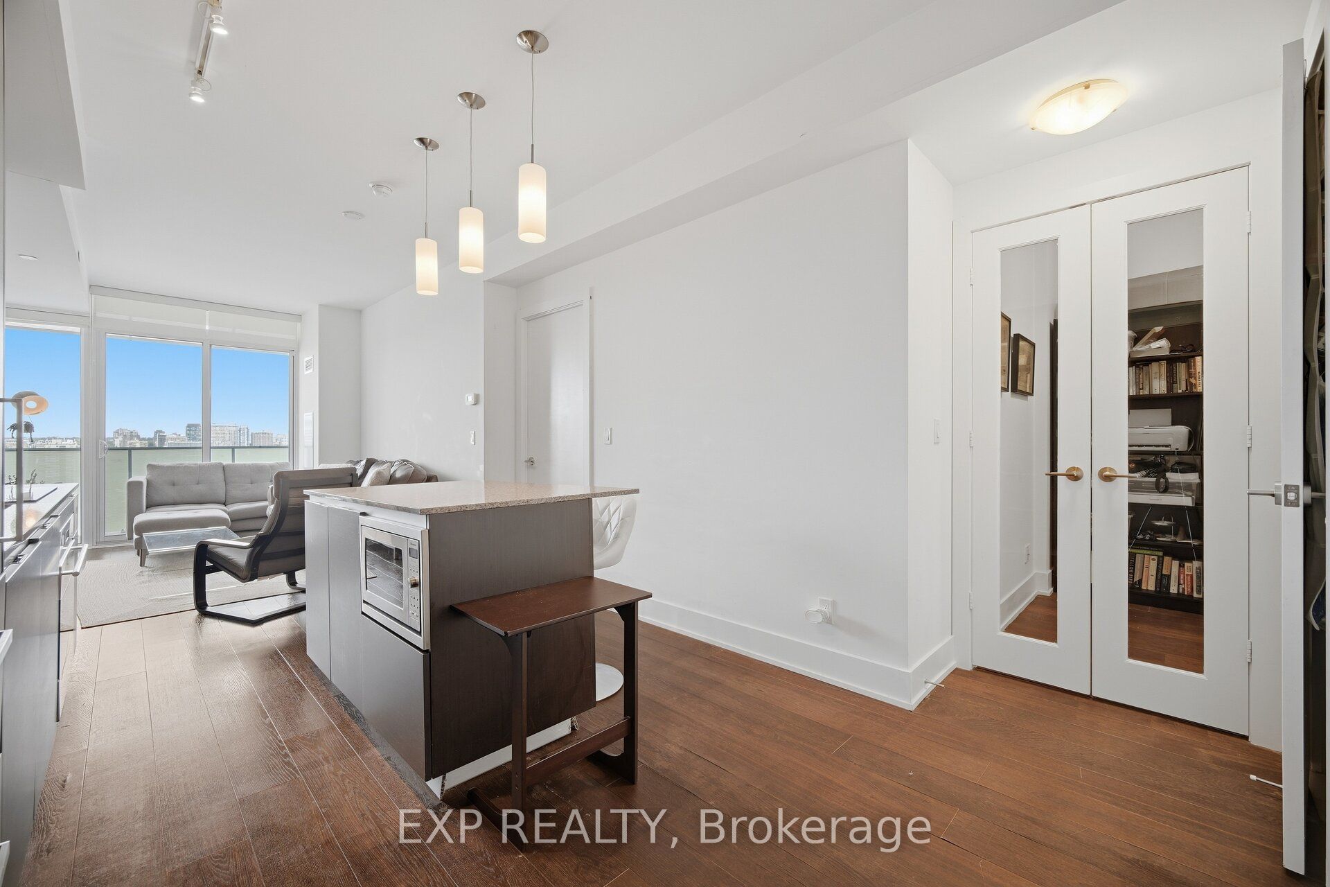200 Bloor Street W 2505 Property Photo 6