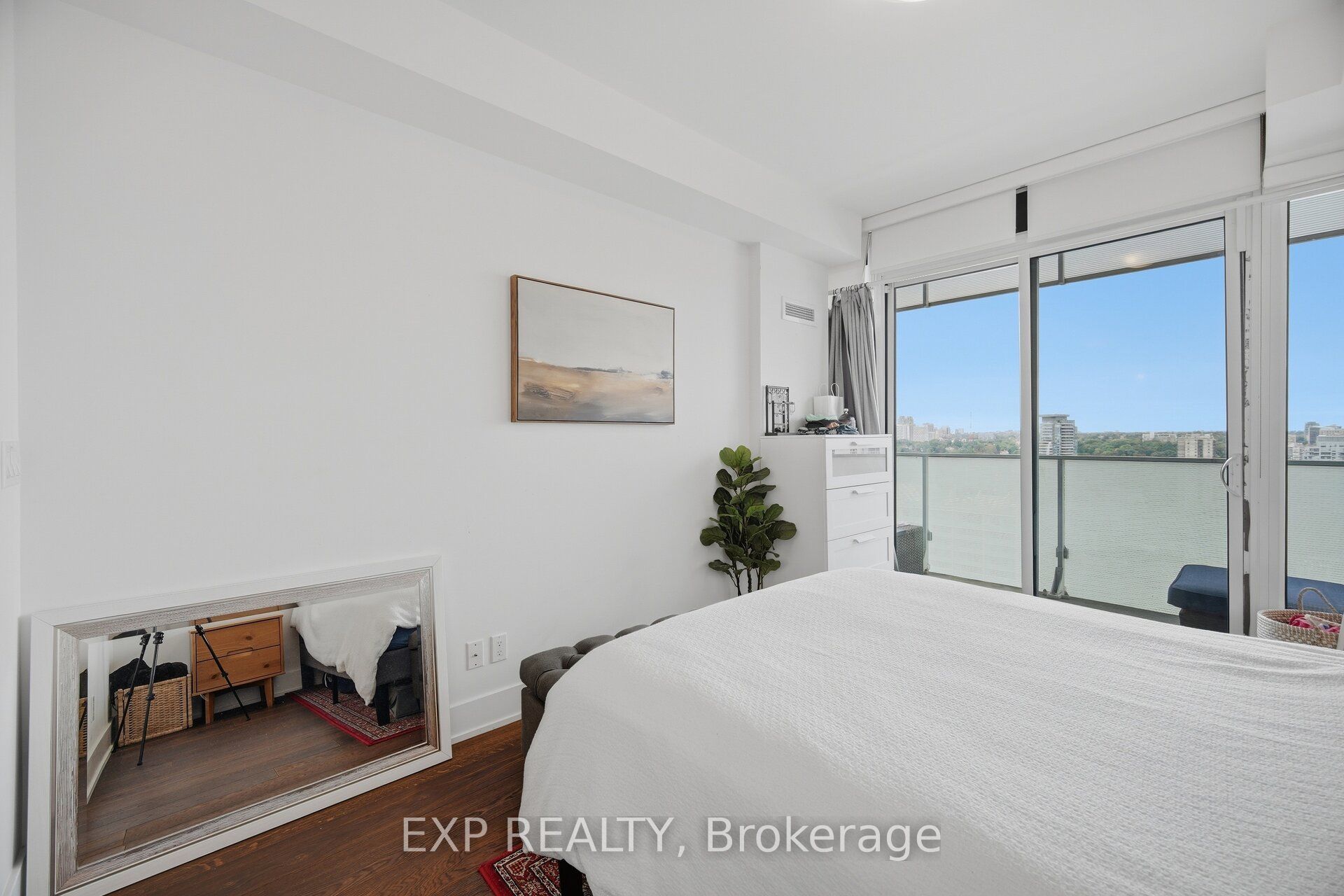 200 Bloor Street W 2505 Property Photo 18