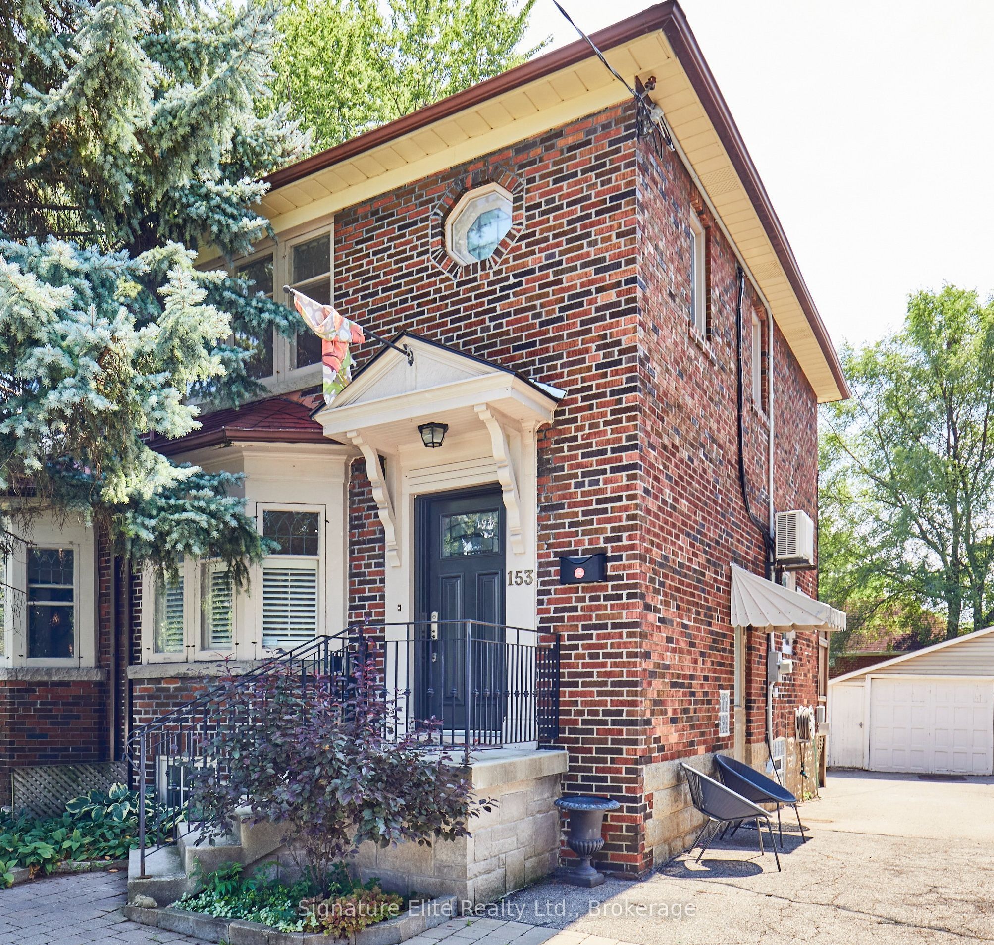 153 Parkhurst Boulevard Property Photo 2