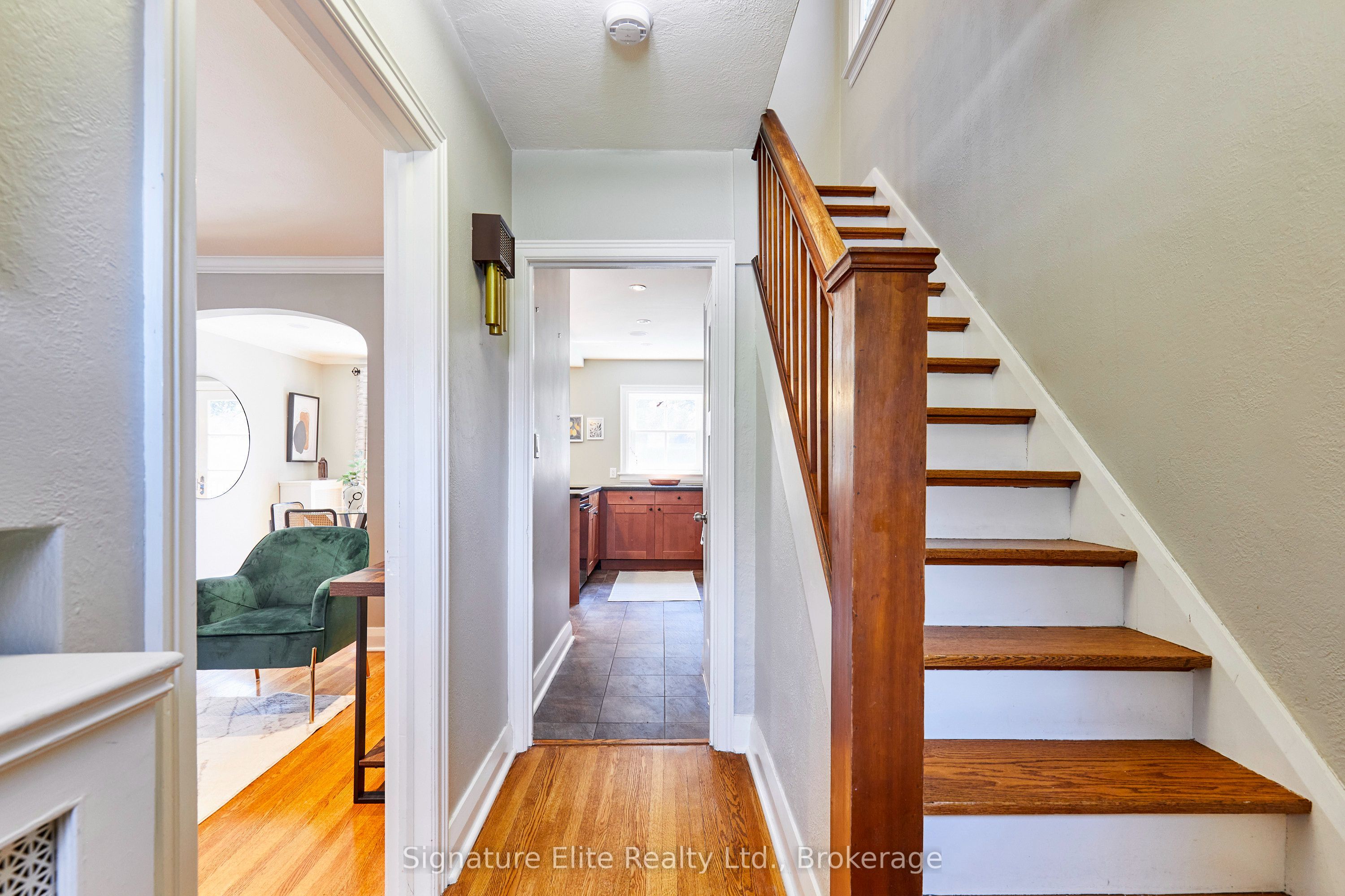 153 Parkhurst Boulevard Property Photo 4