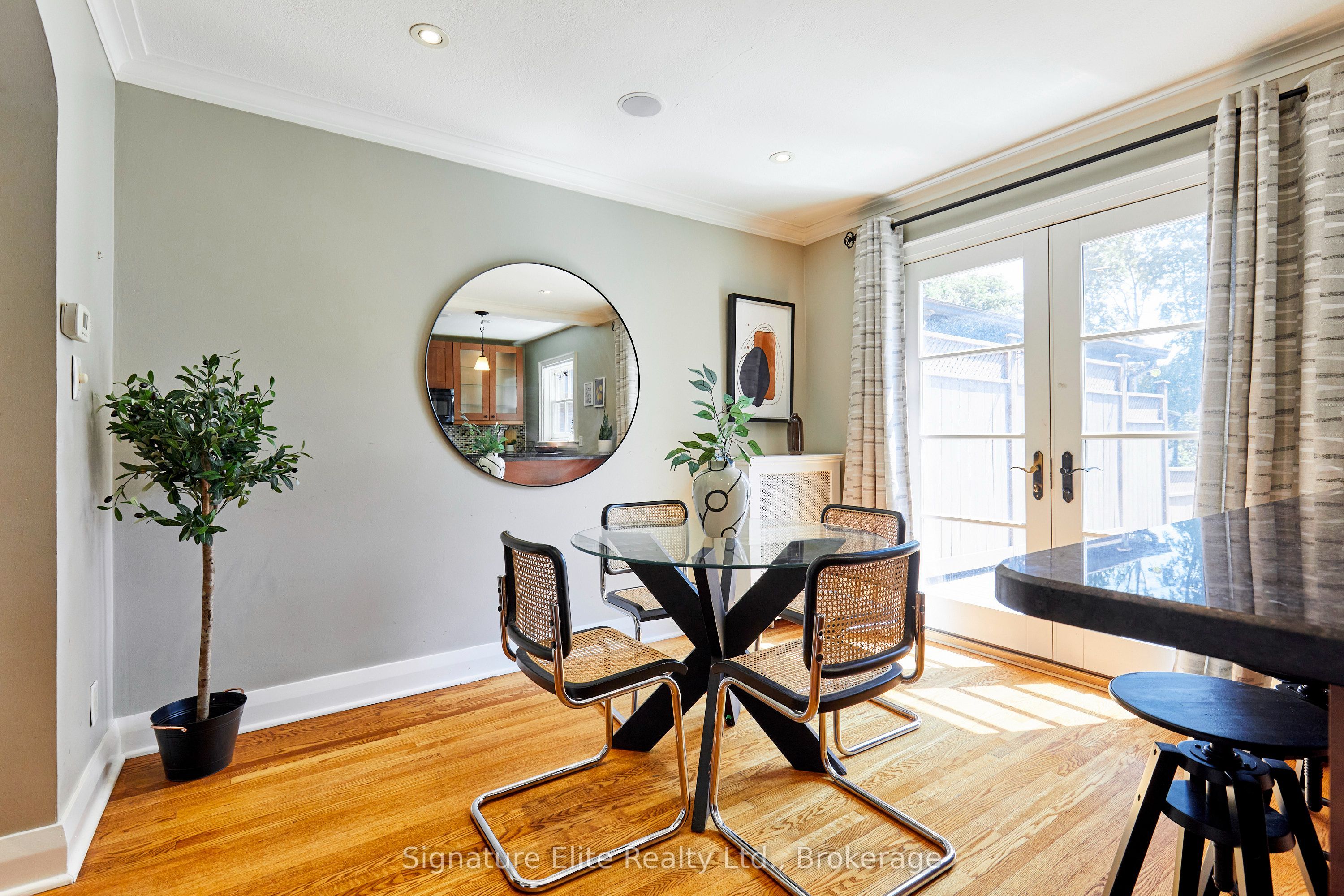 153 Parkhurst Boulevard Property Photo 8