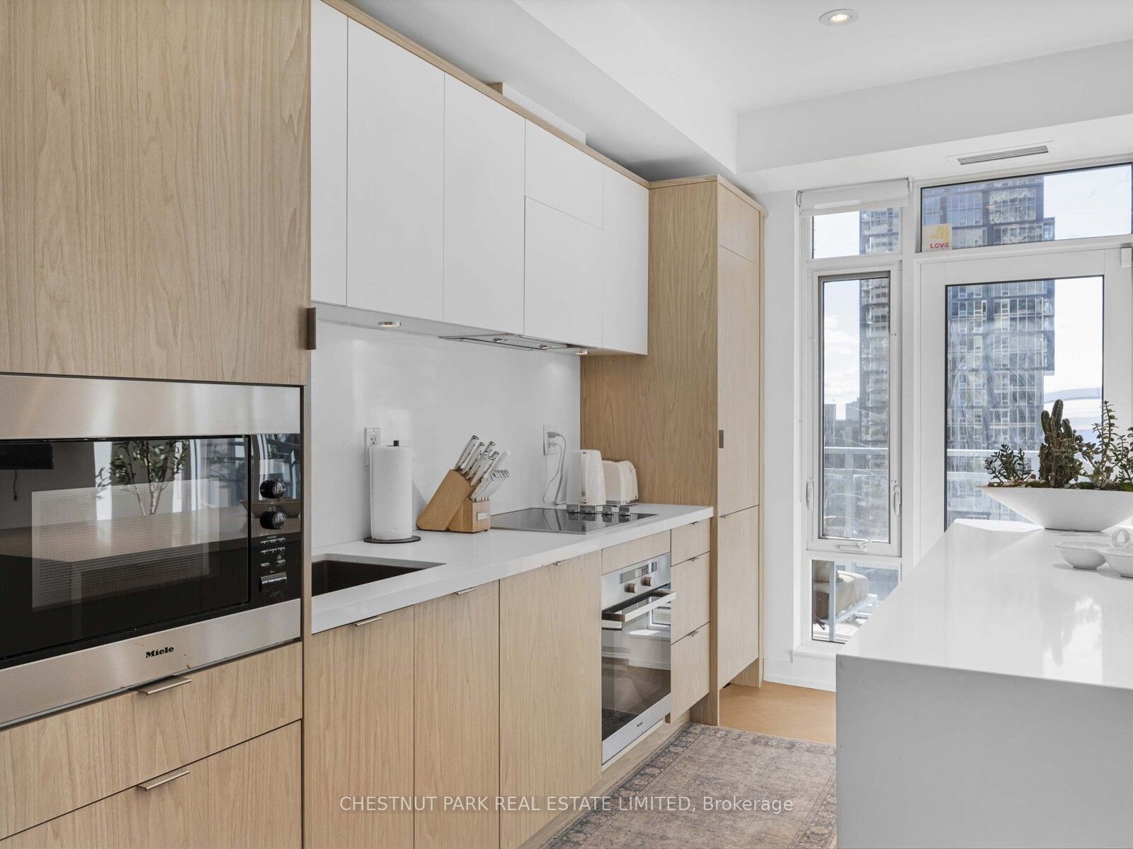 21 Widmer Street 1811 Property Photo 9
