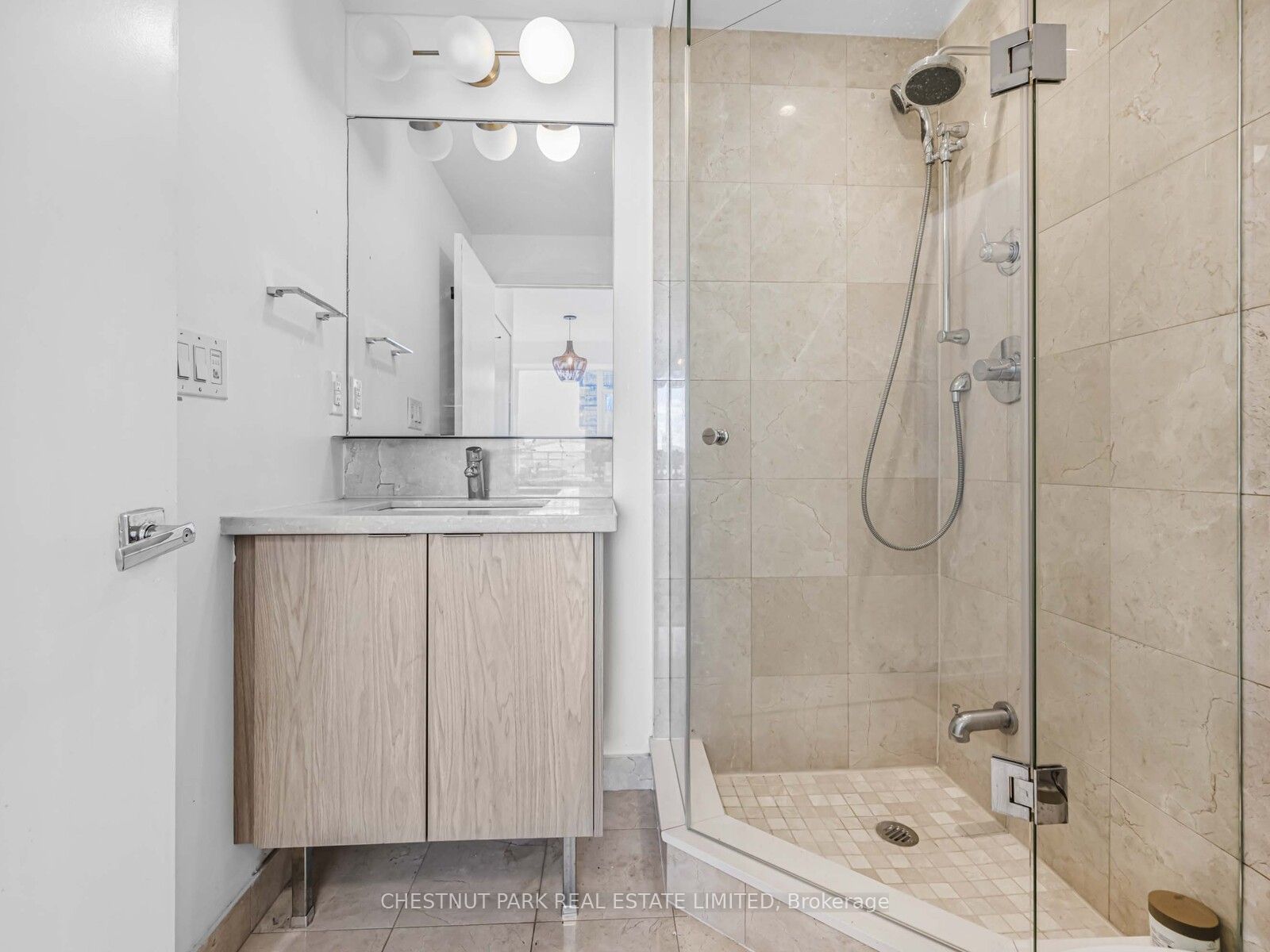21 Widmer Street 1811 Property Photo 18