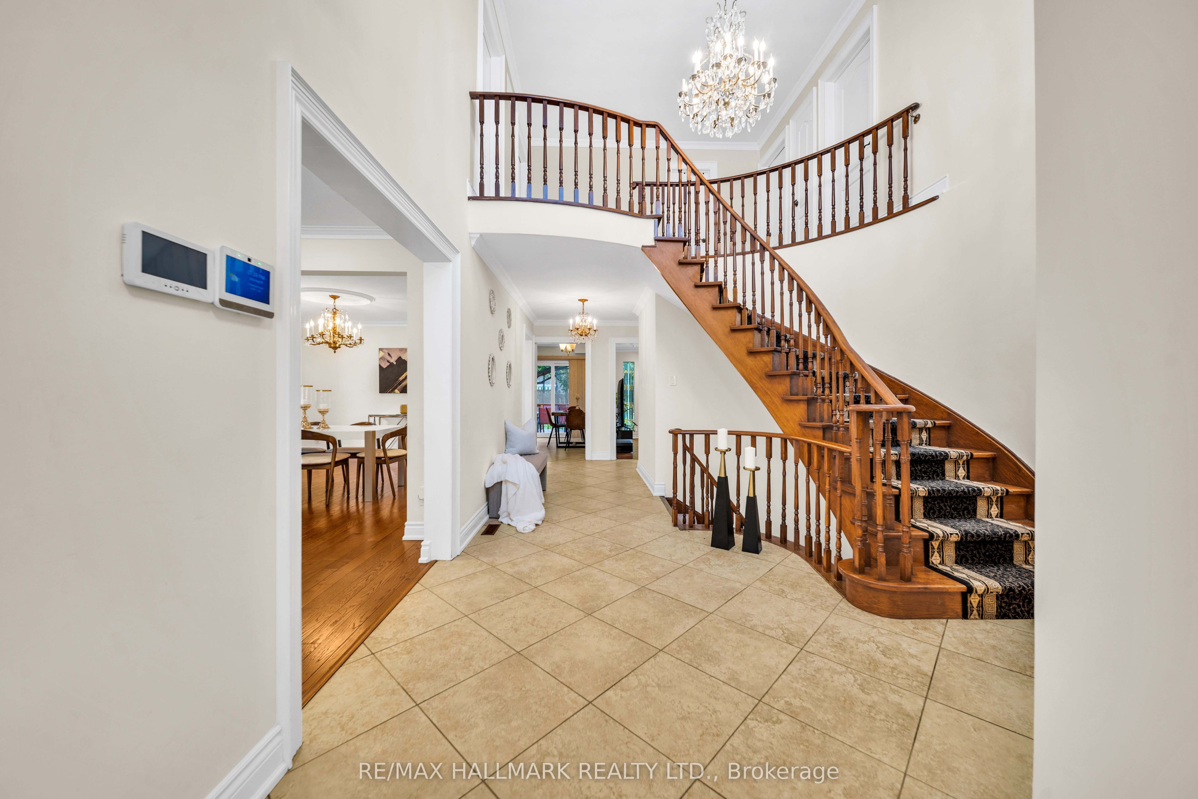 17 Twin Circle Court Property Photo 3