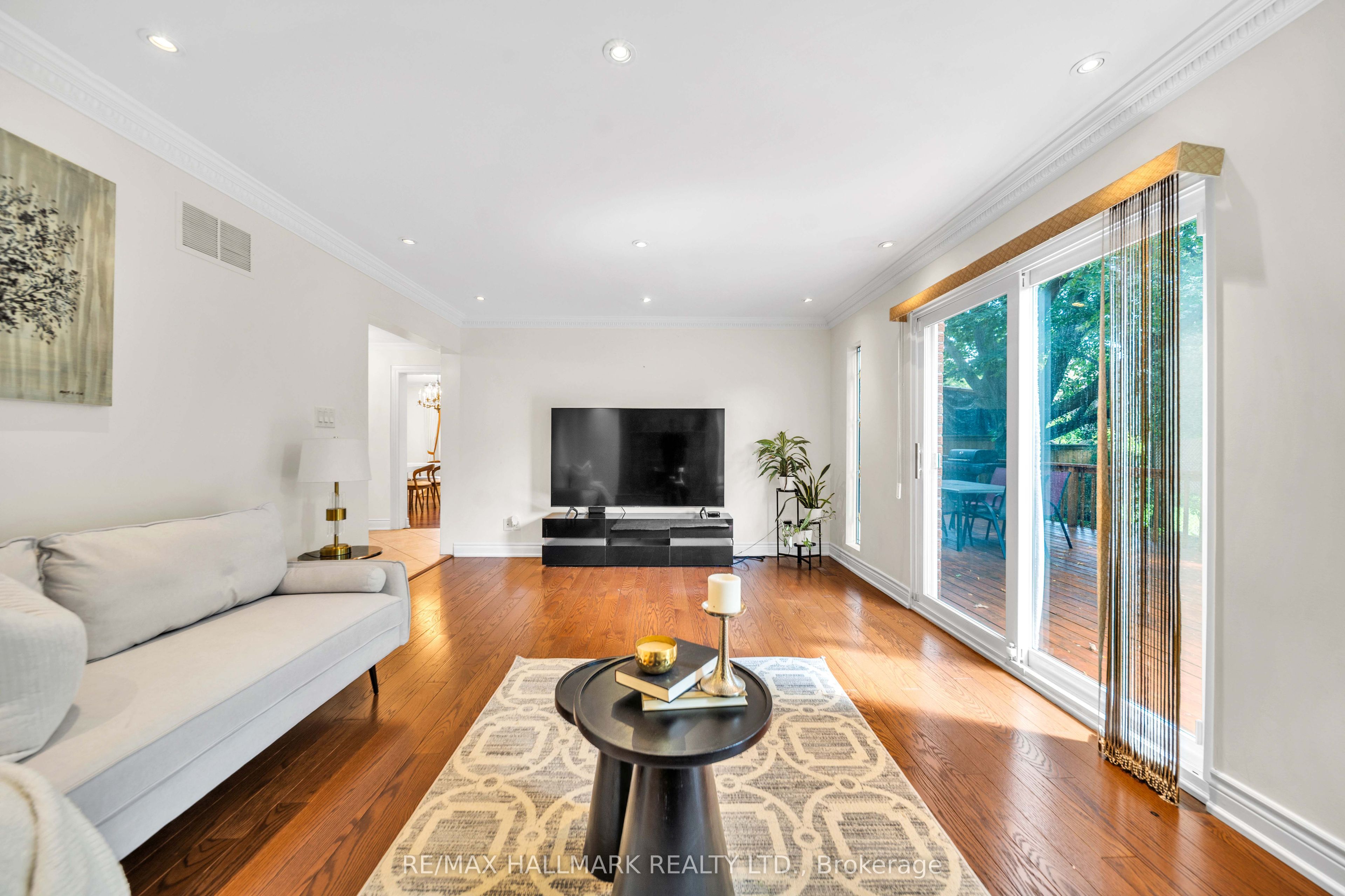 17 Twin Circle Court Property Photo 8