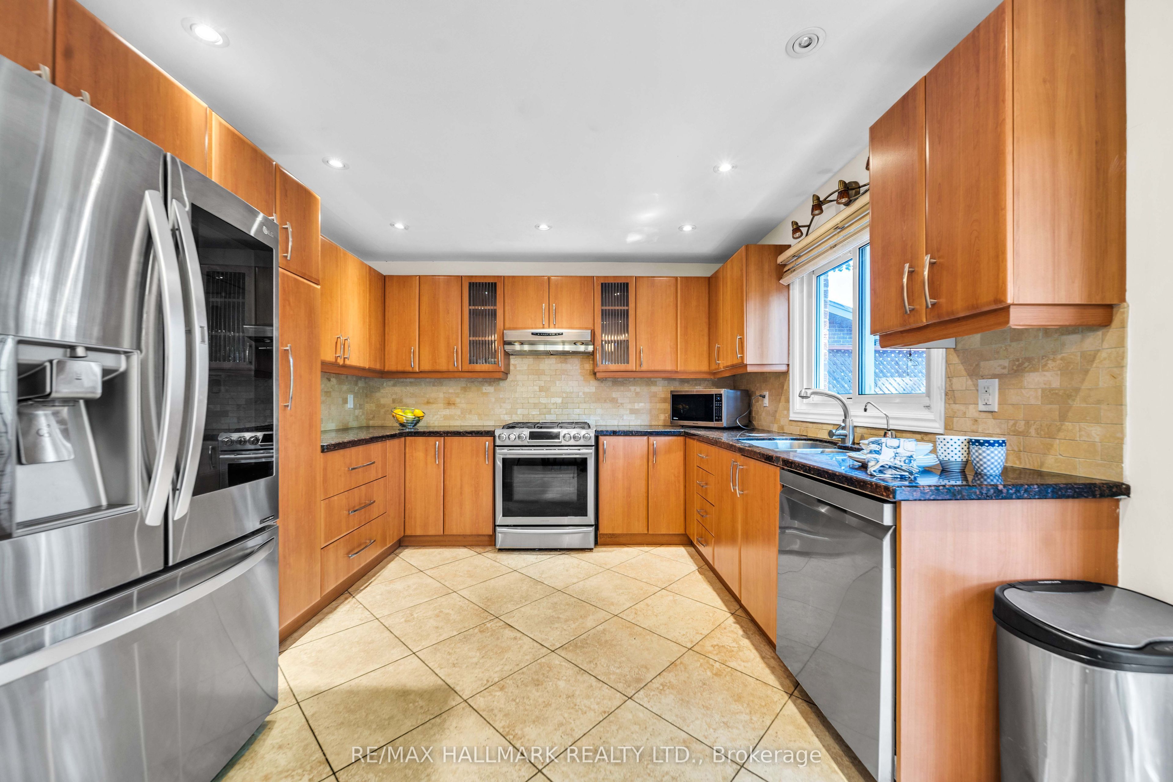 17 Twin Circle Court Property Photo 9