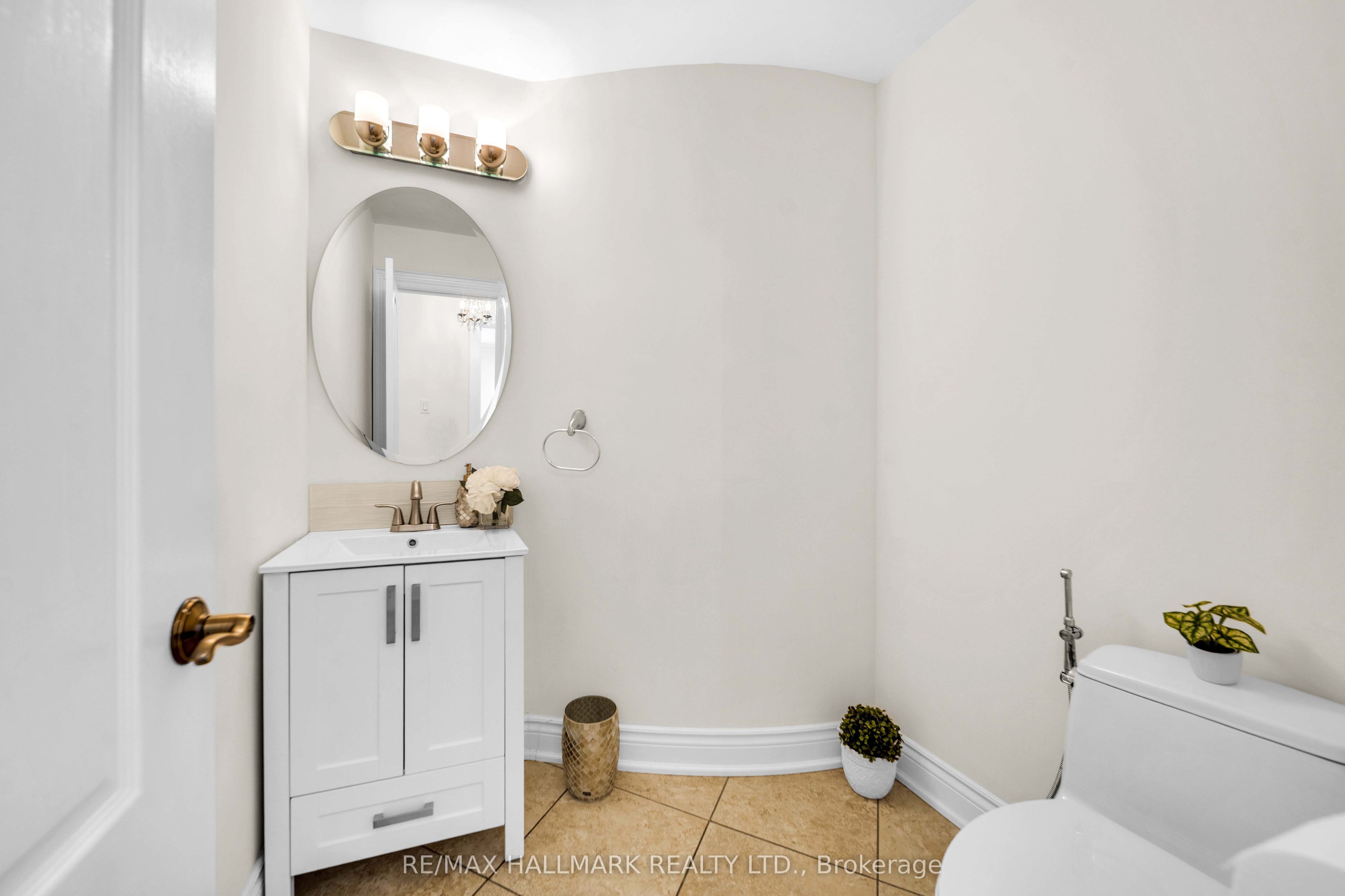 17 Twin Circle Court Property Photo 11