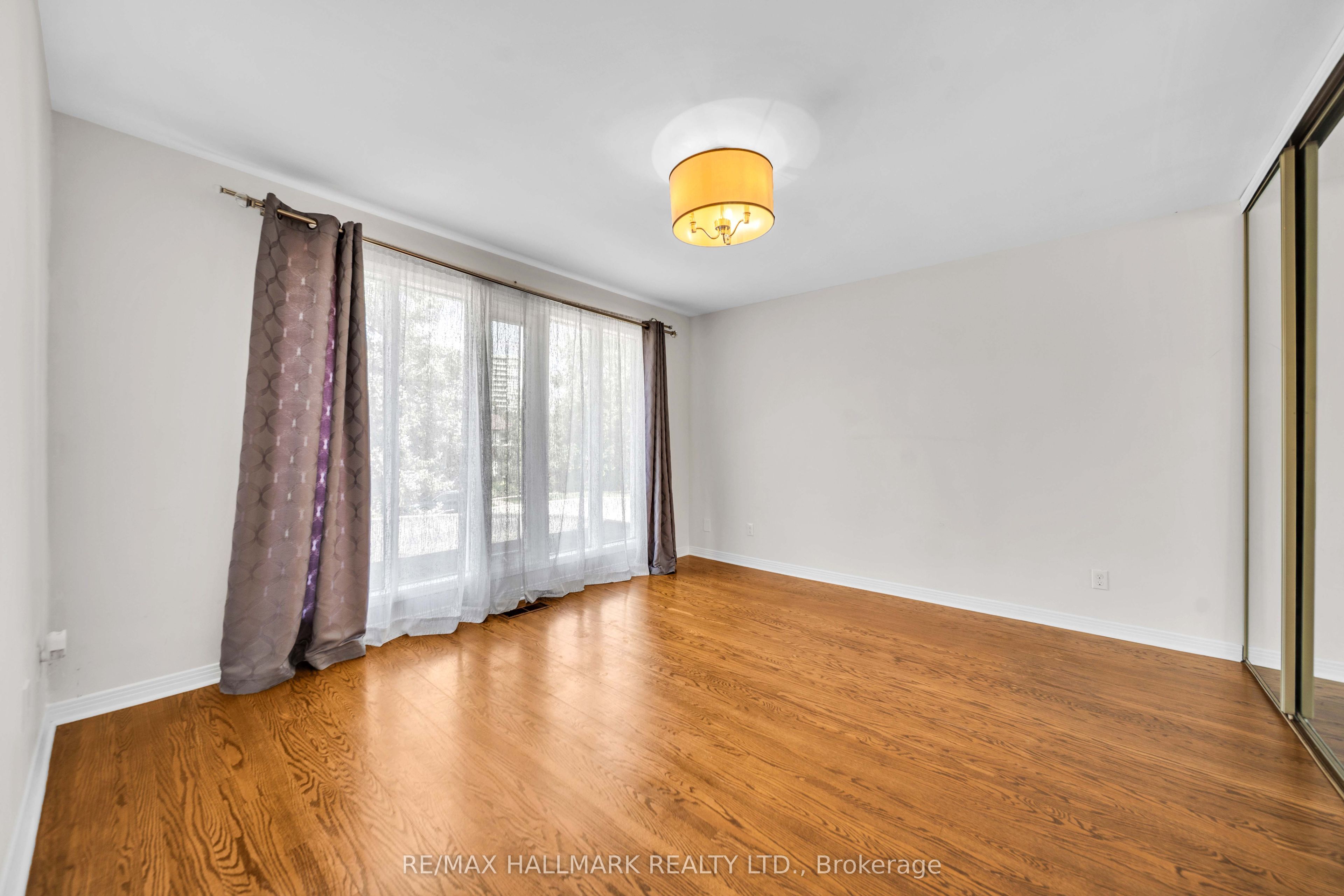 17 Twin Circle Court Property Photo 14