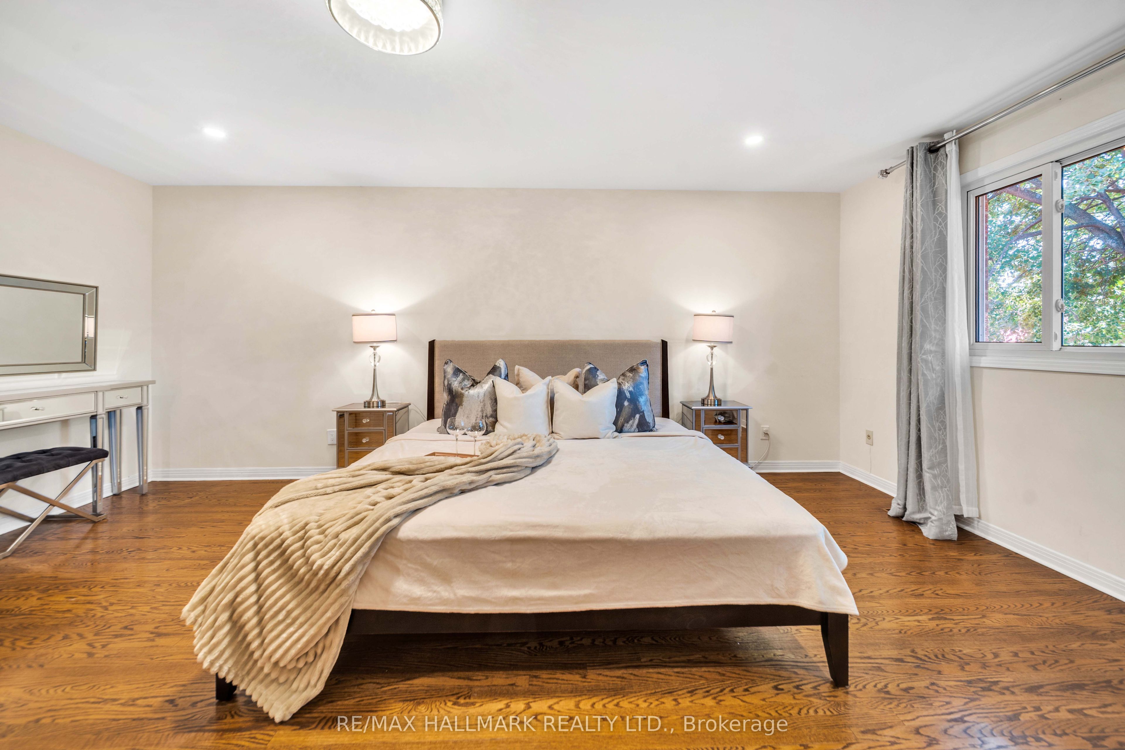 17 Twin Circle Court Property Photo 16