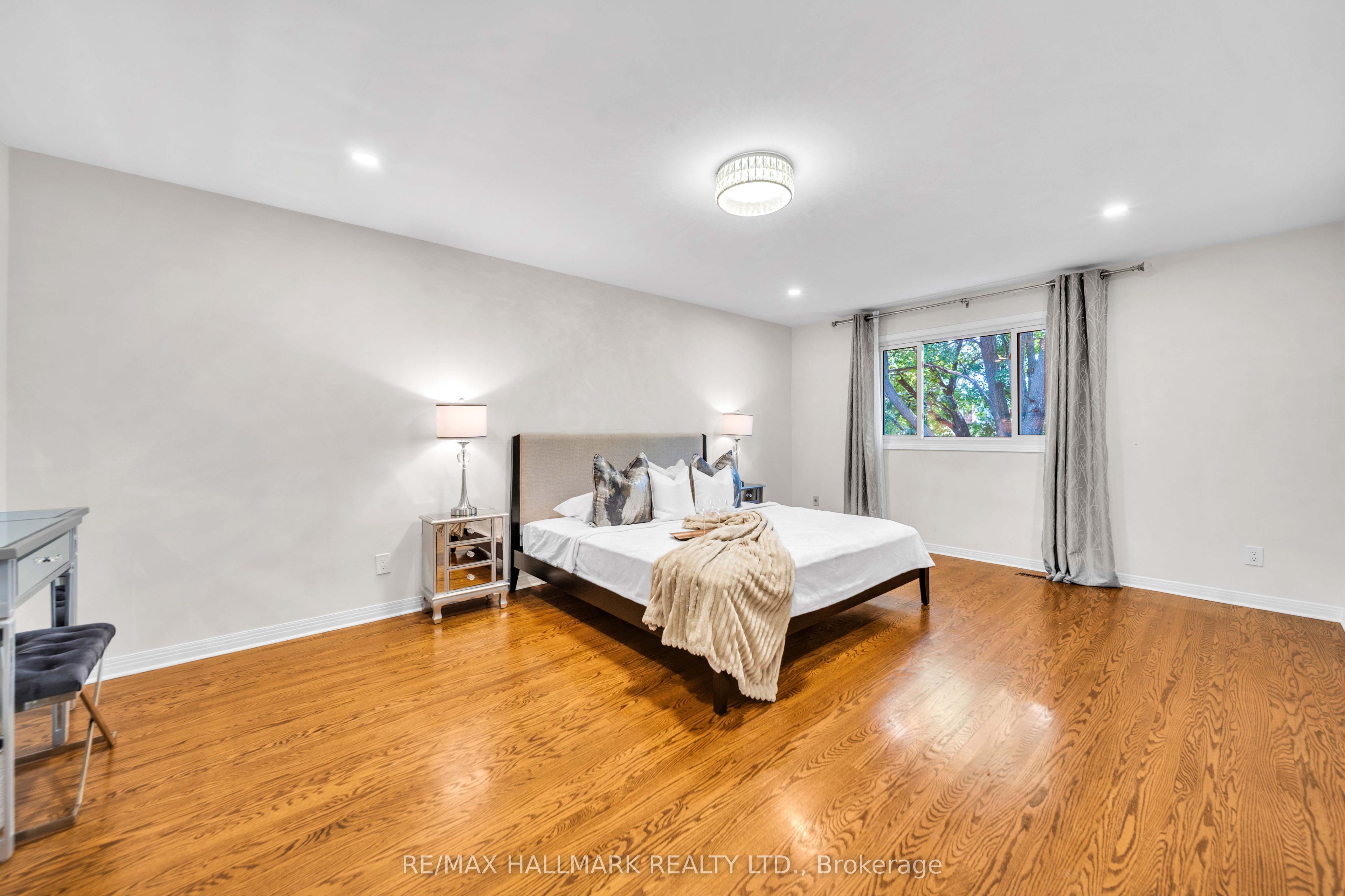 17 Twin Circle Court Property Photo 17