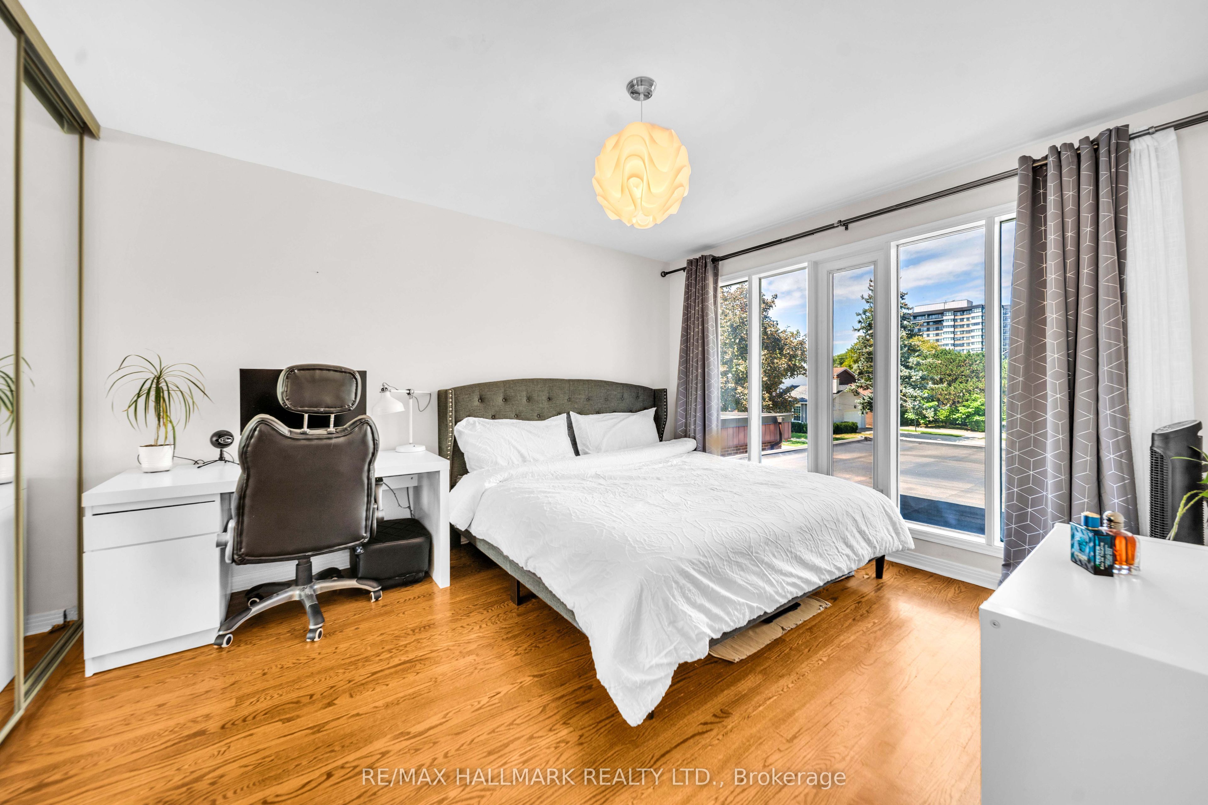 17 Twin Circle Court Property Photo 21