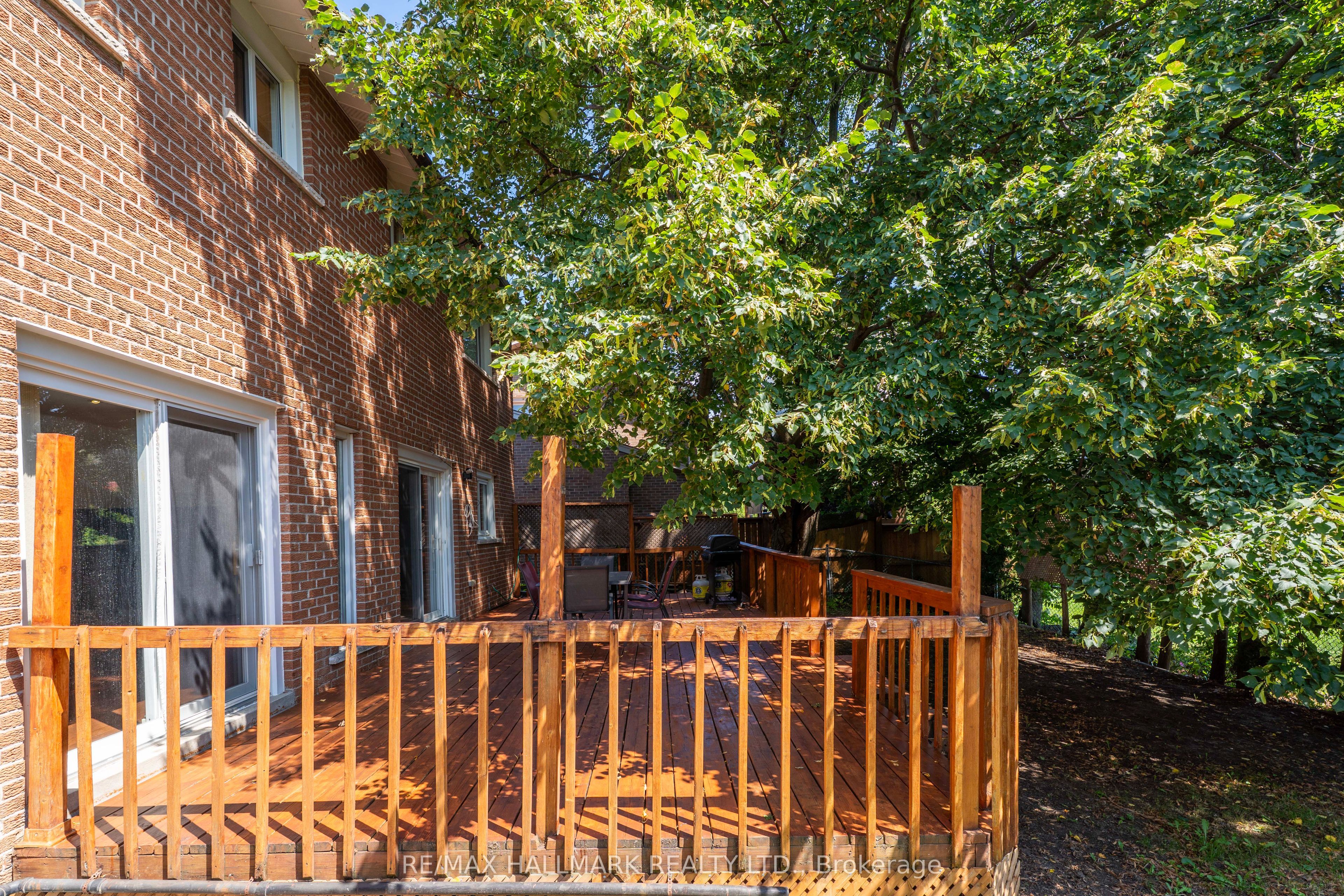17 Twin Circle Court Property Photo 22
