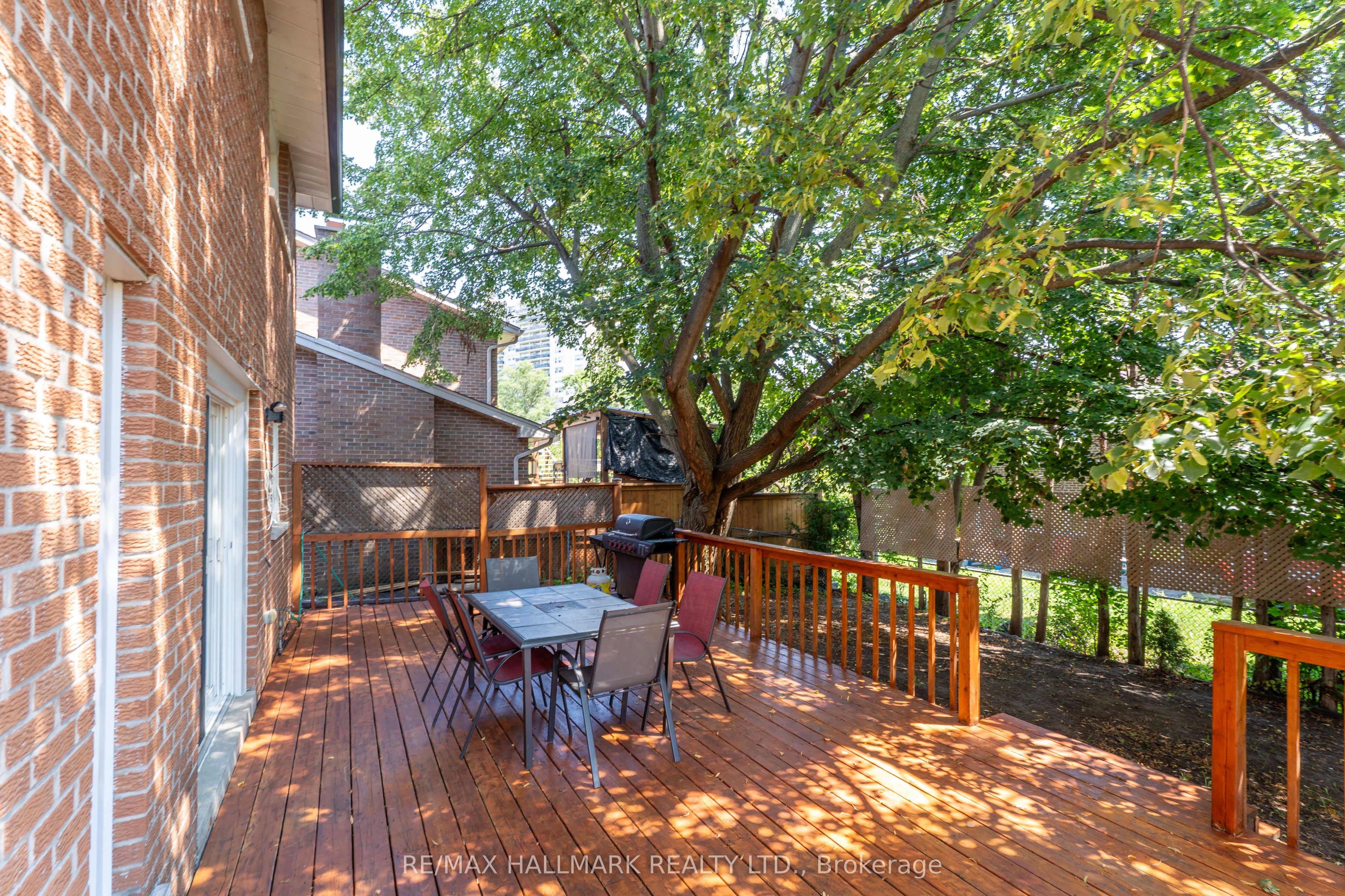17 Twin Circle Court Property Photo 26