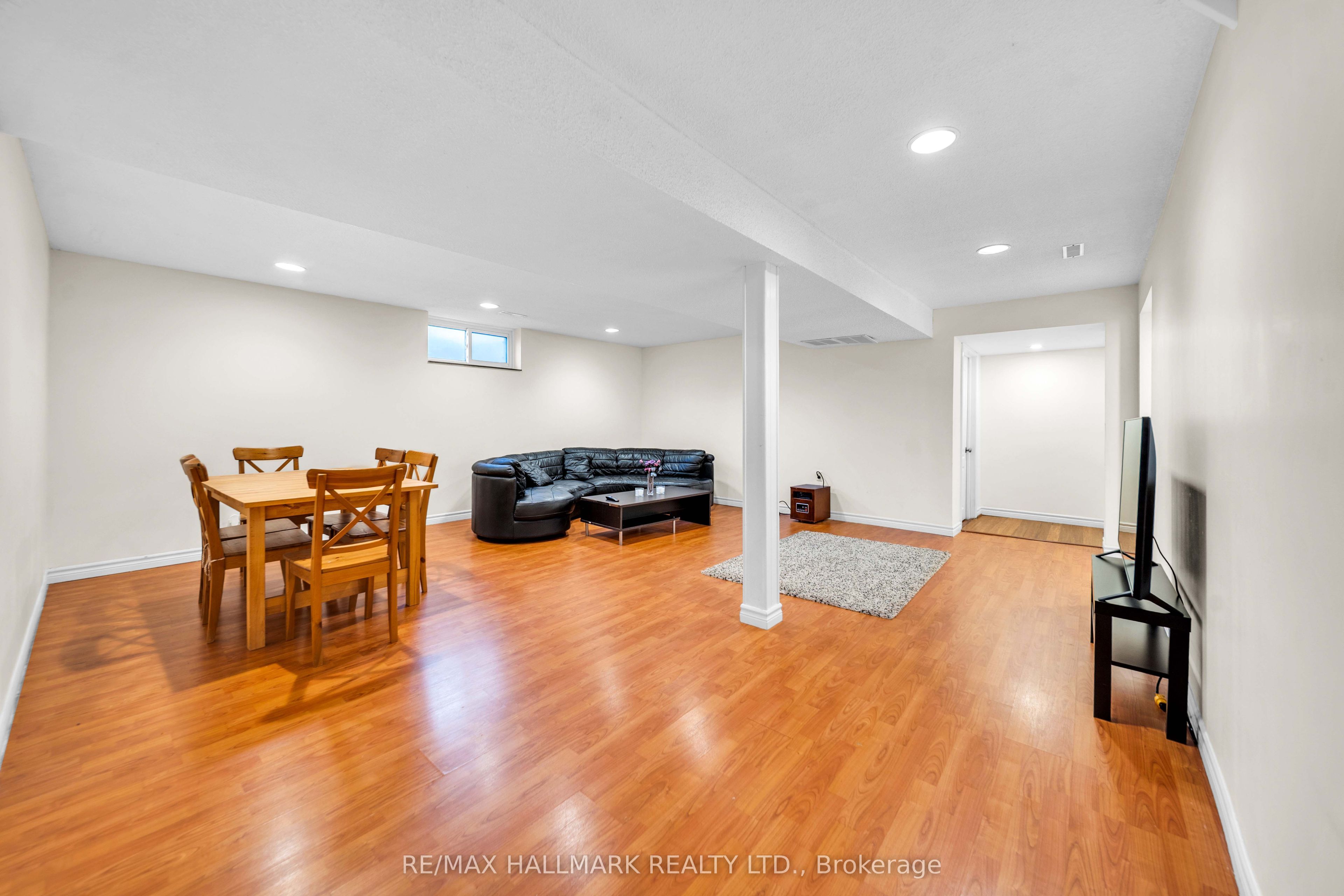 17 Twin Circle Court Property Photo 28