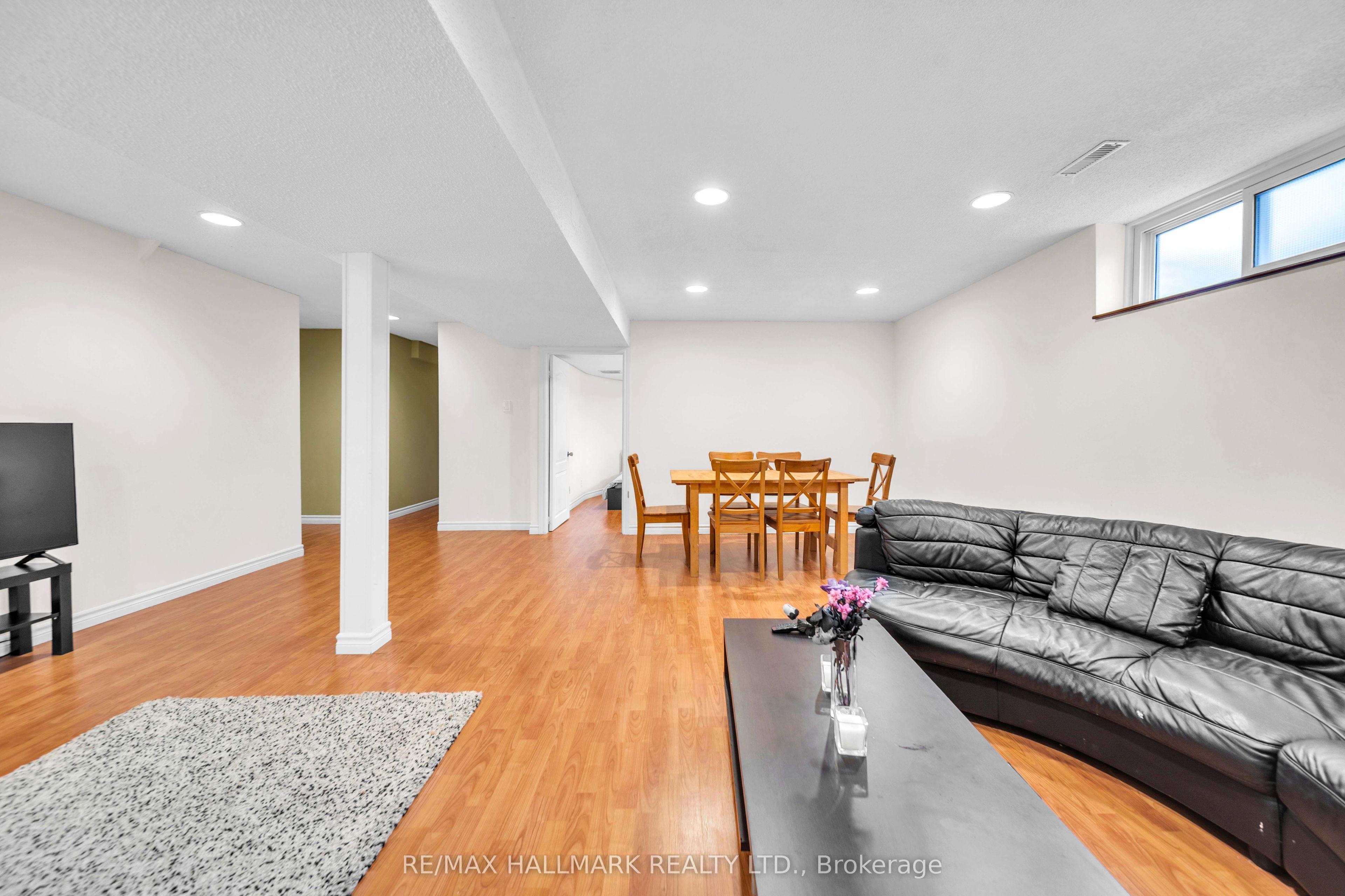 17 Twin Circle Court Property Photo 29