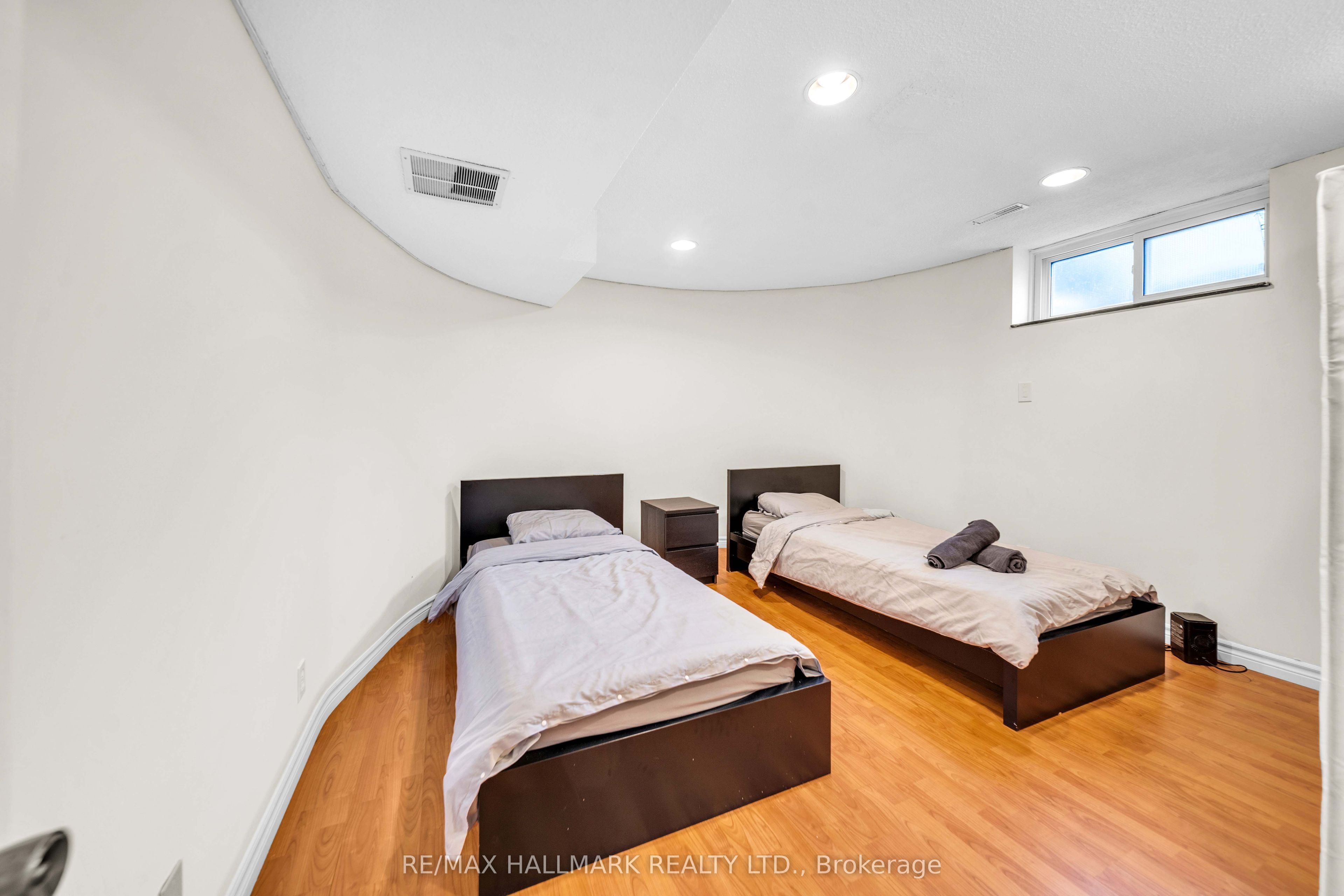 17 Twin Circle Court Property Photo 30