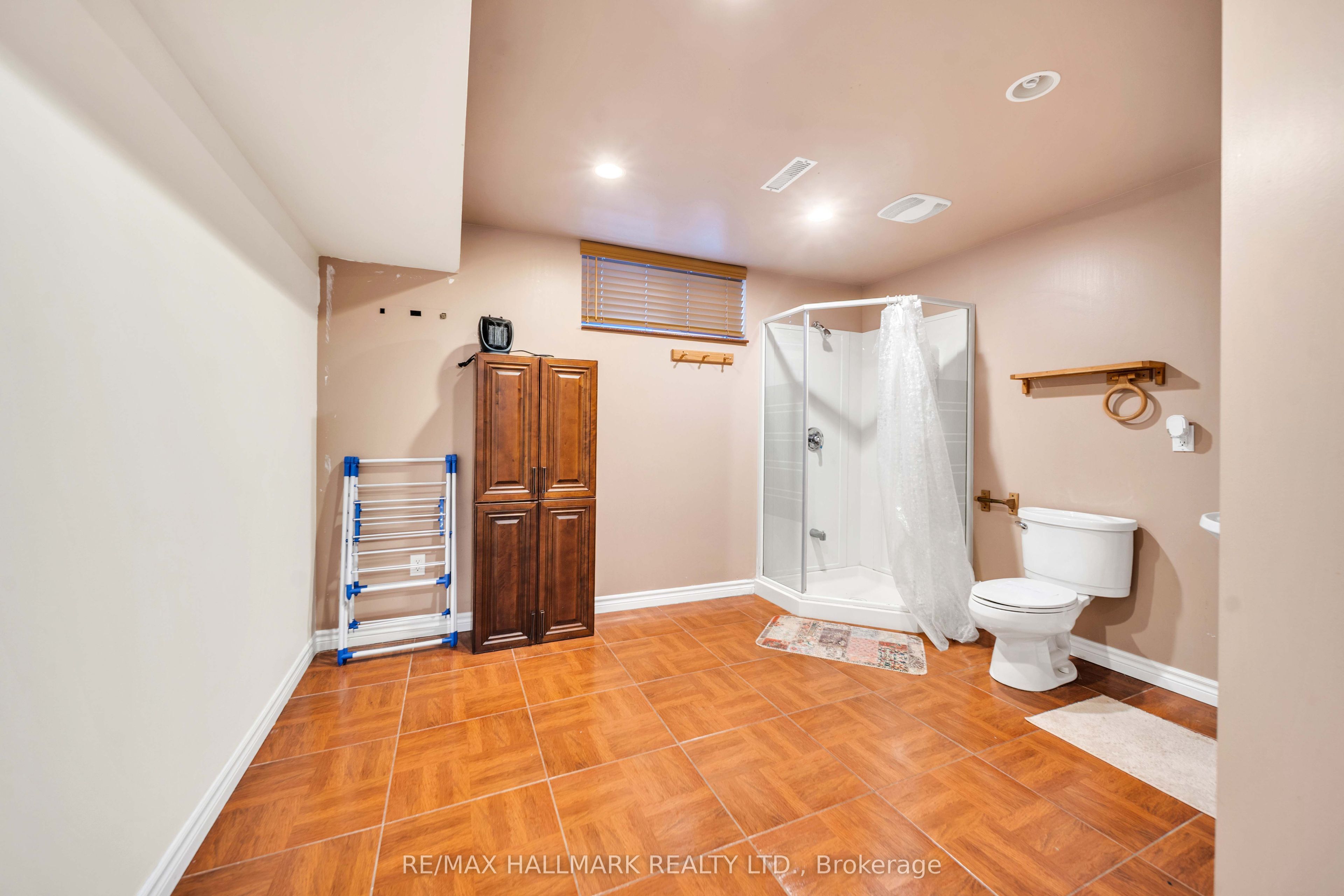 17 Twin Circle Court Property Photo 34