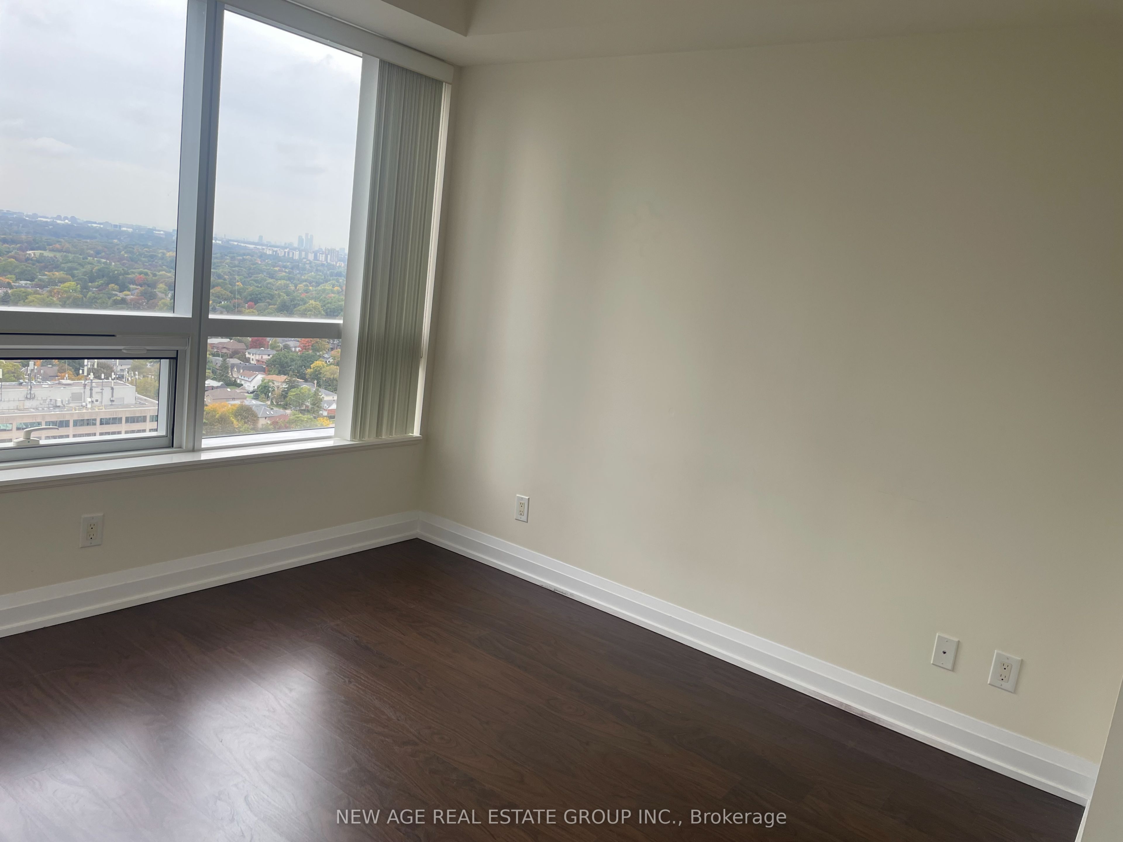 5 Sheppard Avenue E 2419 Property Photo 8