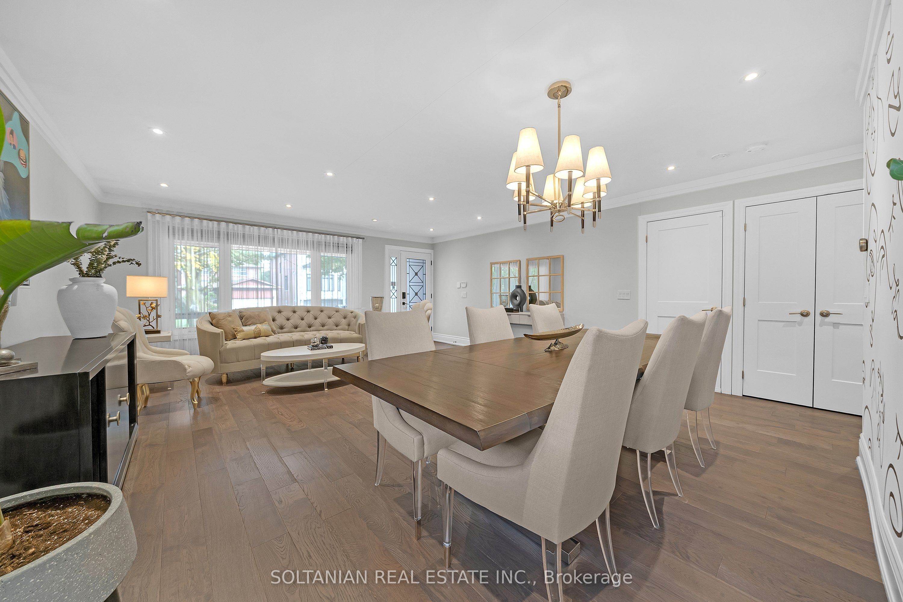 33 Madawaska Avenue