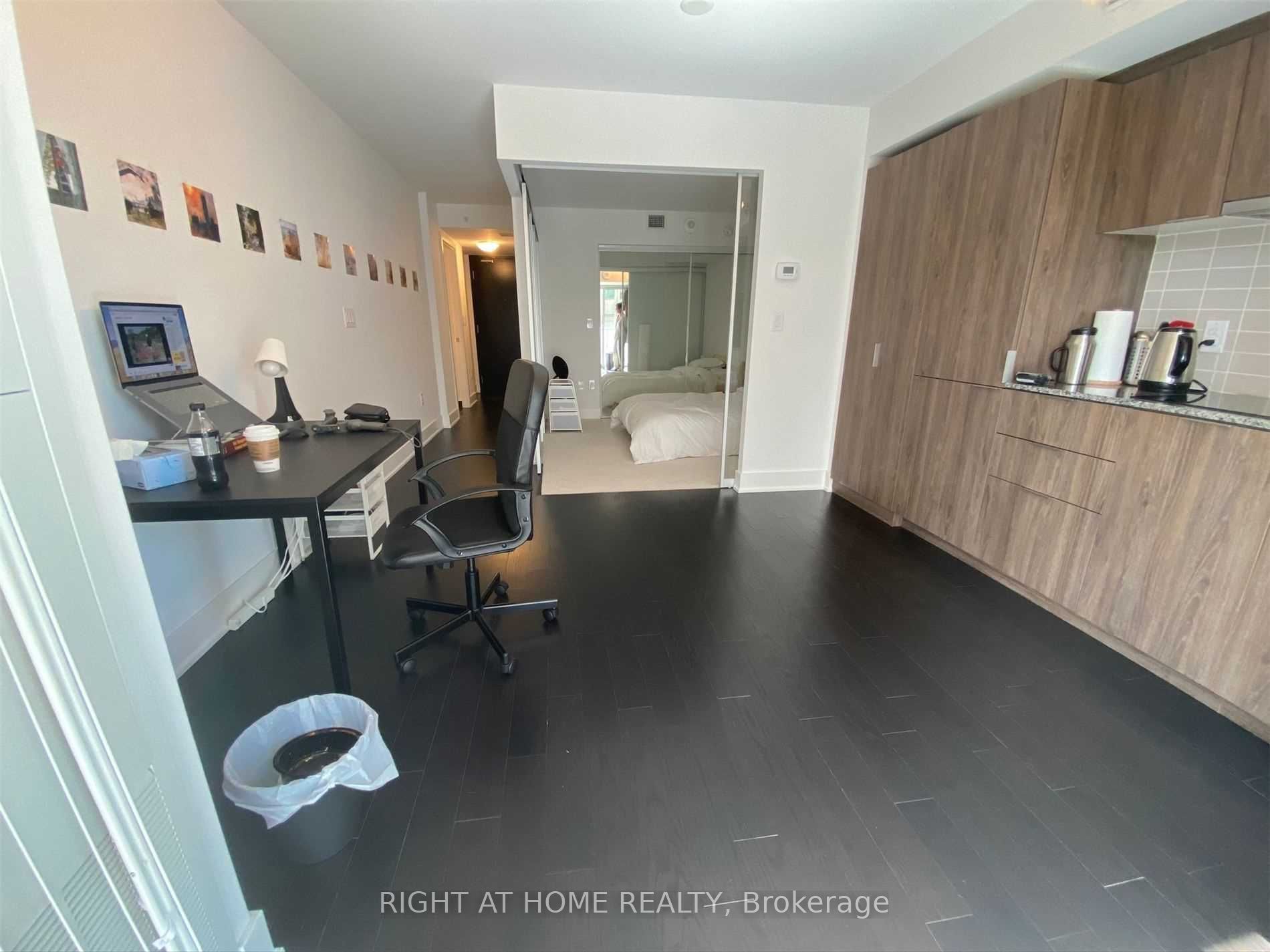 955 Bay Street 1612 Property Photo 2