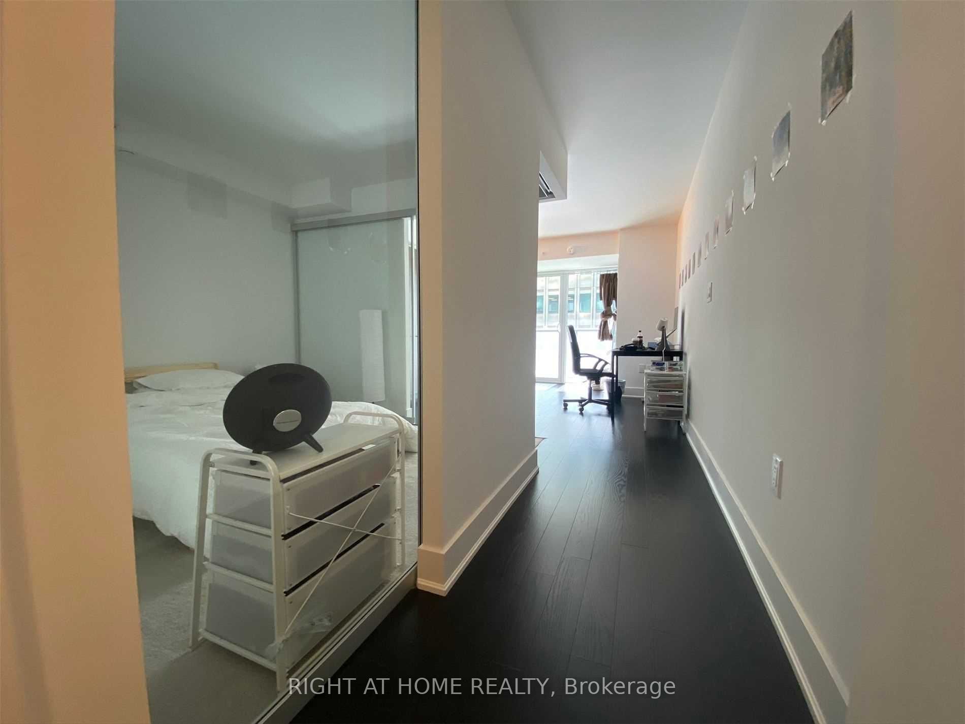 955 Bay Street 1612 Property Photo 10