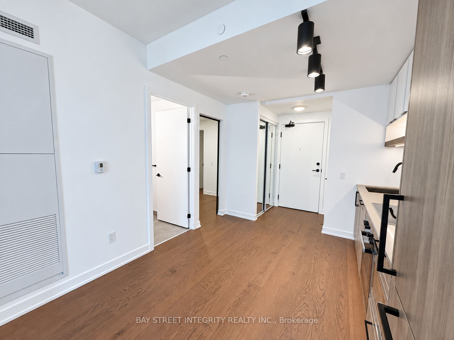 91 Montclair Avenue 733 Property Photo 10