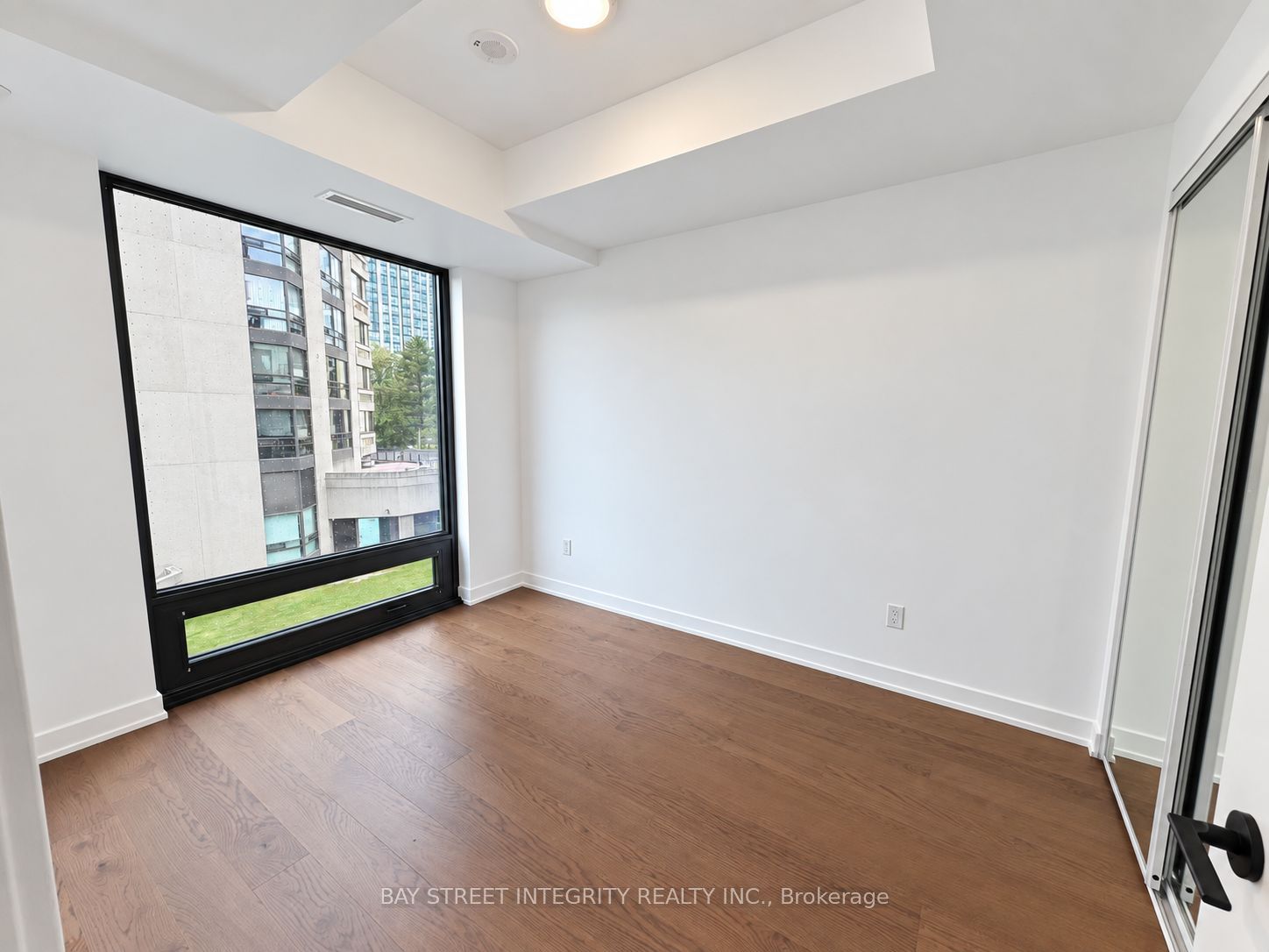 91 Montclair Avenue 733 Property Photo 11