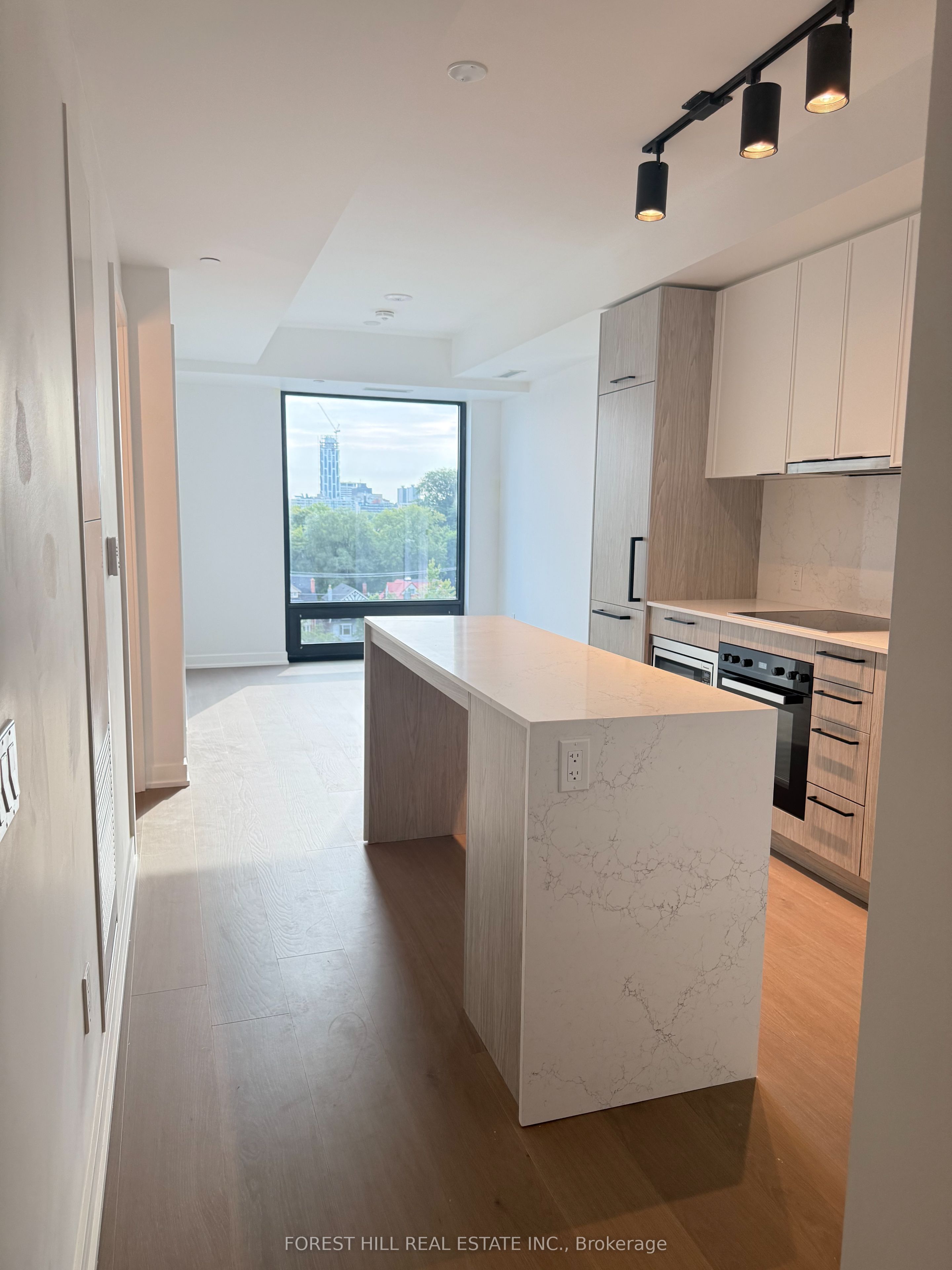 89 Montclair Avenue 1220 Property Photo 4