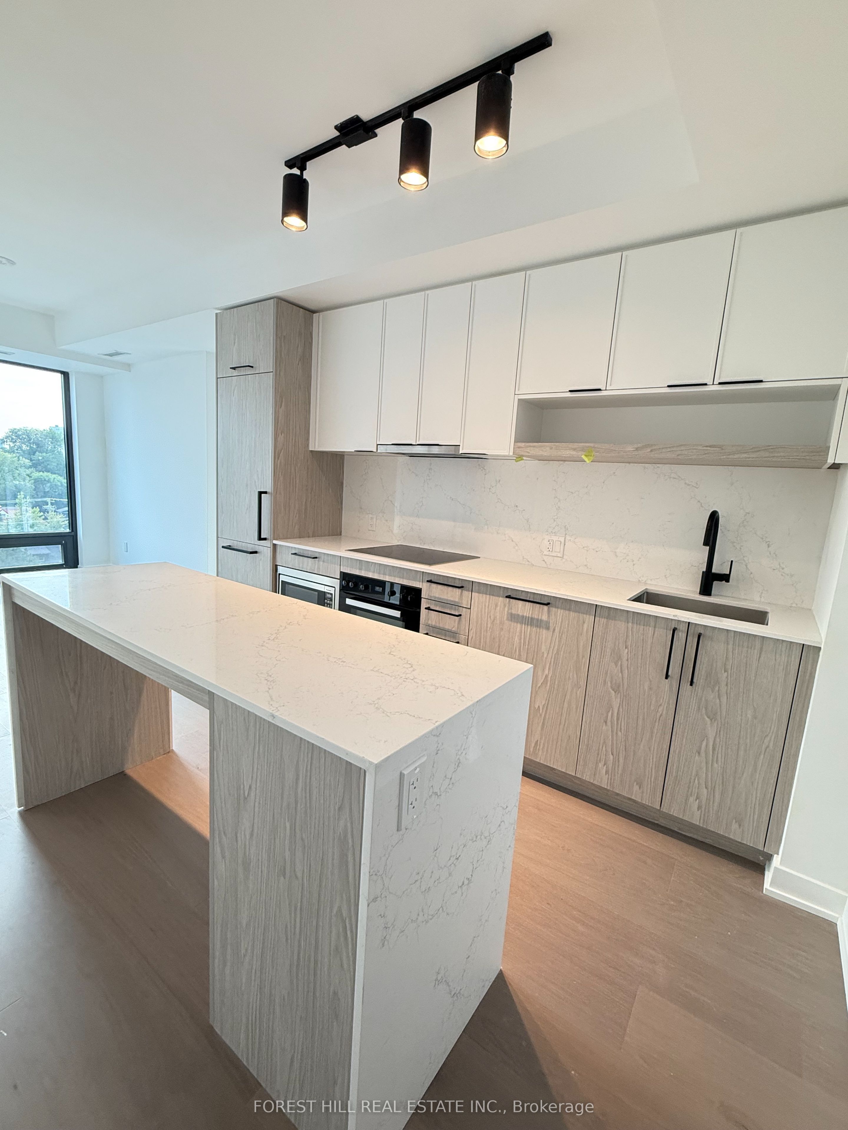 89 Montclair Avenue 1220 Property Photo 5