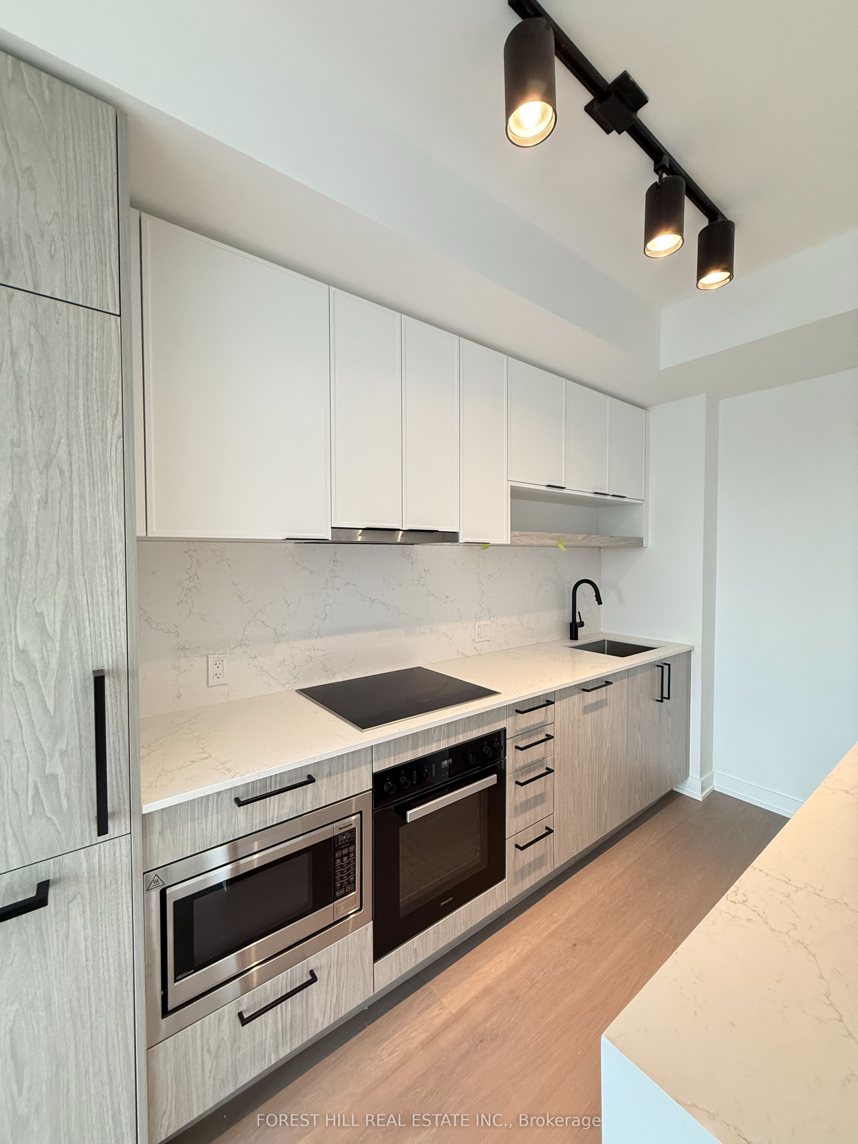 89 Montclair Avenue 1220 Property Photo 6