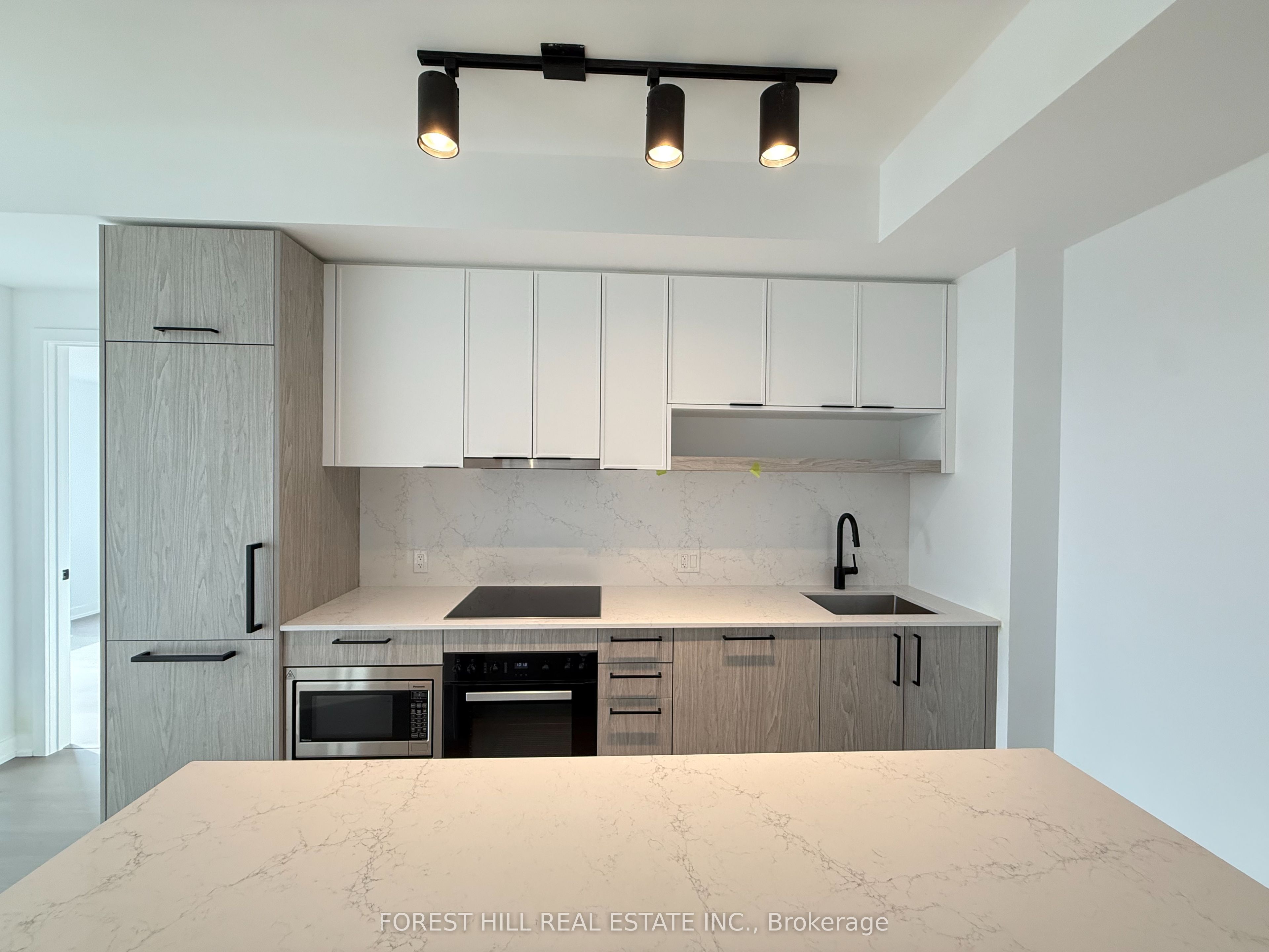 89 Montclair Avenue 1220 Property Photo 8