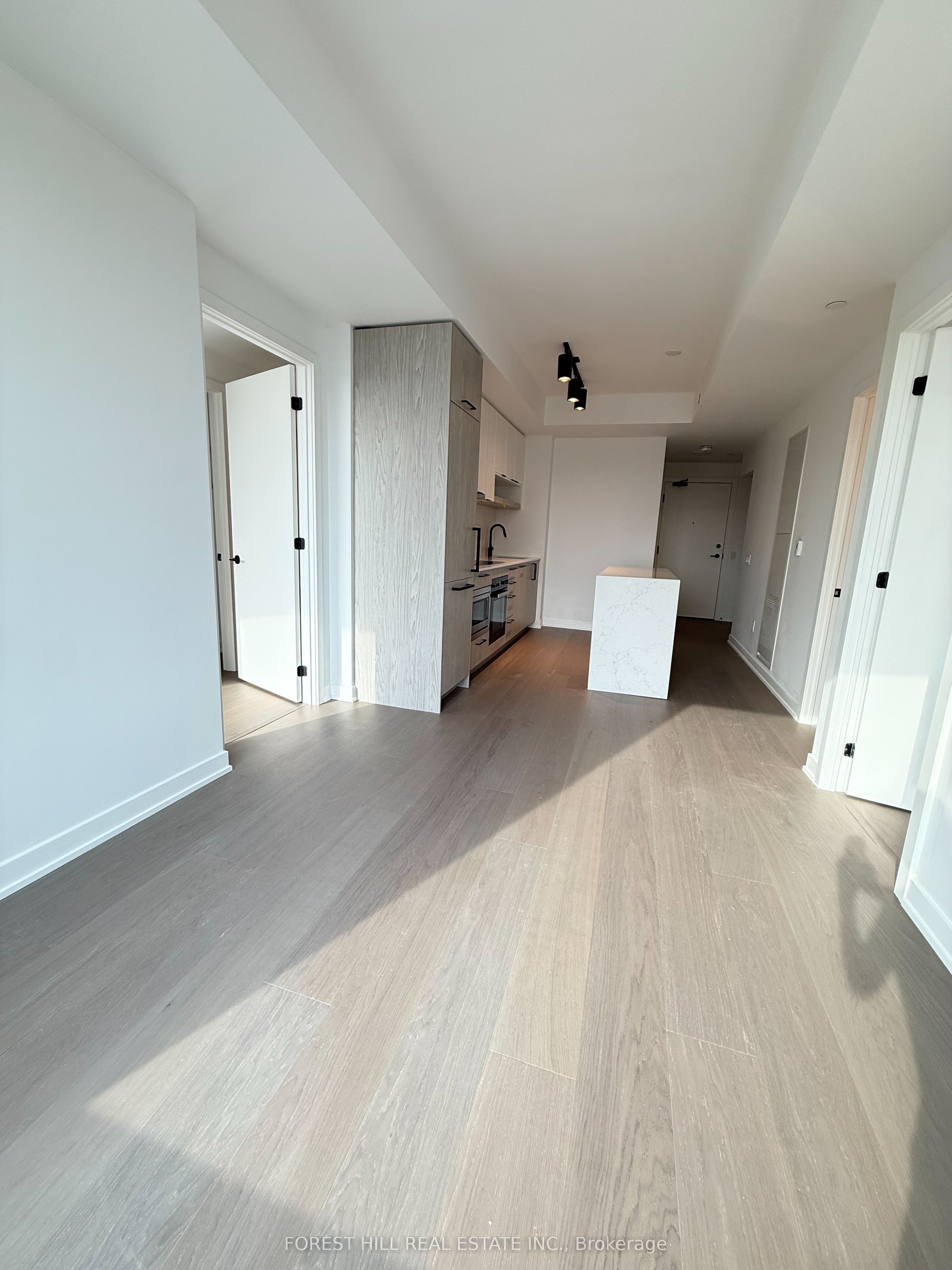 89 Montclair Avenue 1220 Property Photo 9