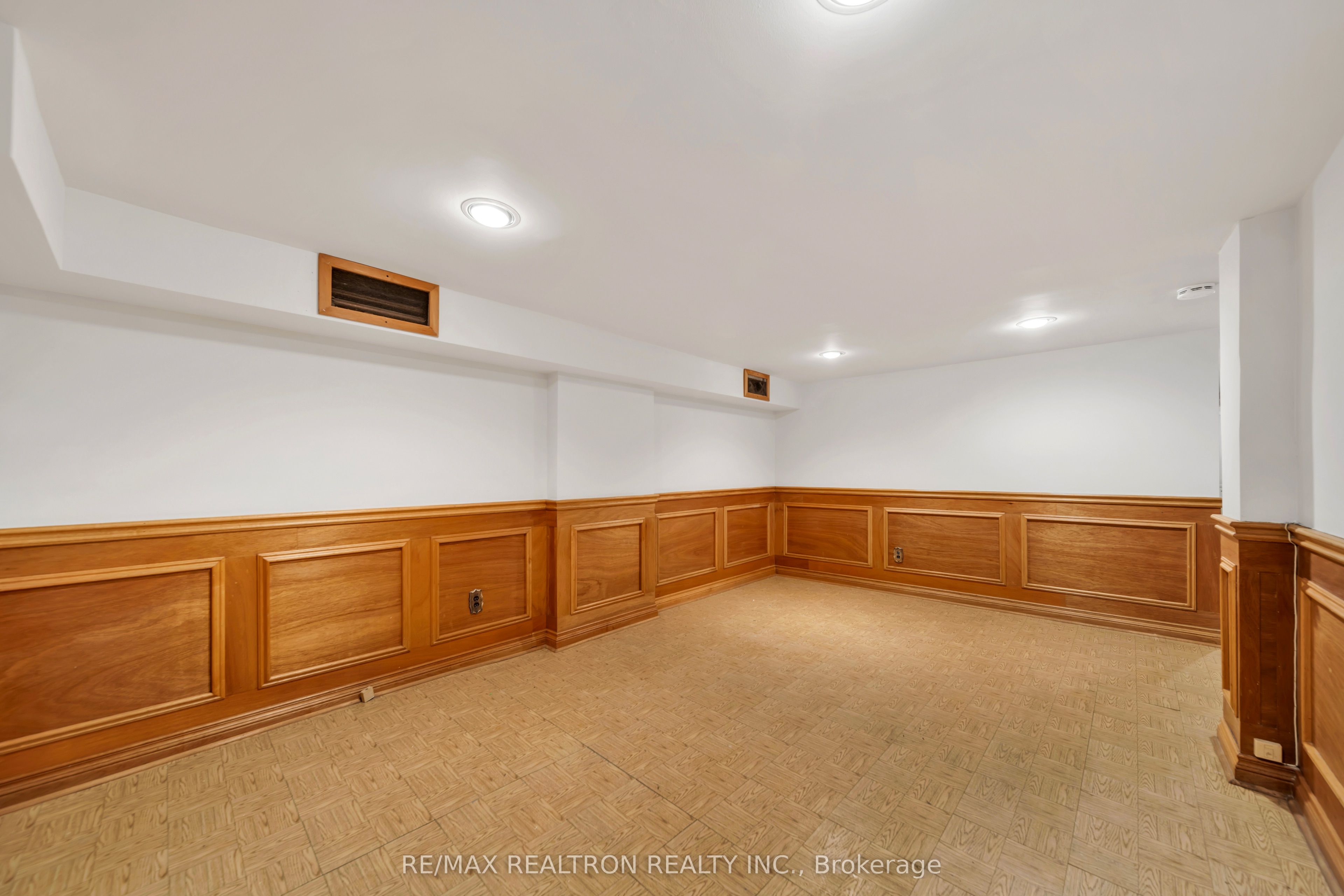 155 Arlington Avenue Property Photo 20