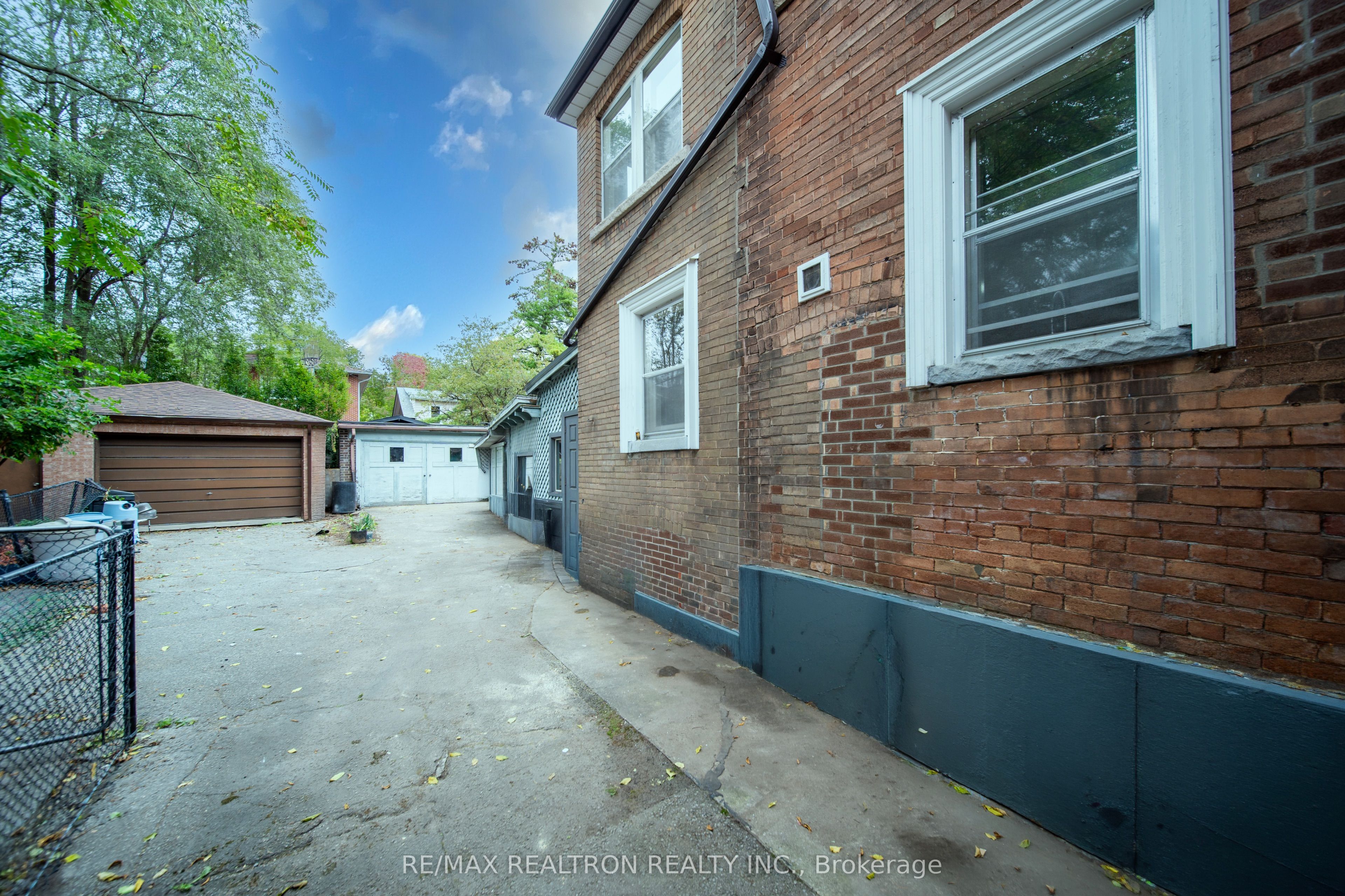 155 Arlington Avenue Property Photo 22