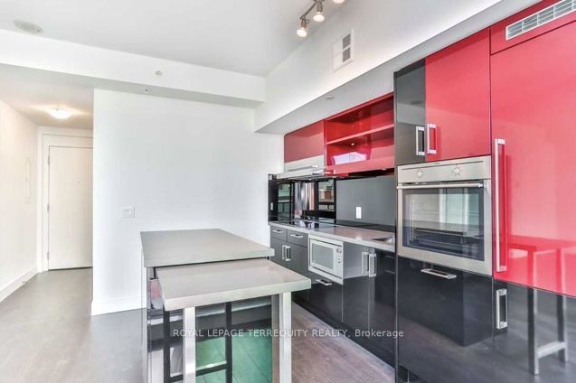 39 Sherbourne Street 609 Property Photo 5