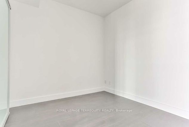 39 Sherbourne Street 609 Property Photo 8