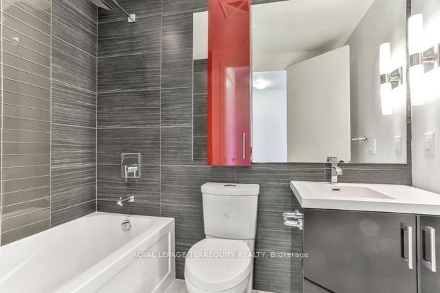 39 Sherbourne Street 609 Property Photo 9