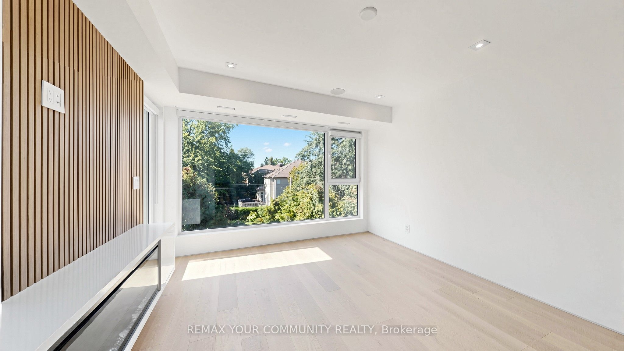2970b Bayview Avenue Property Photo 18